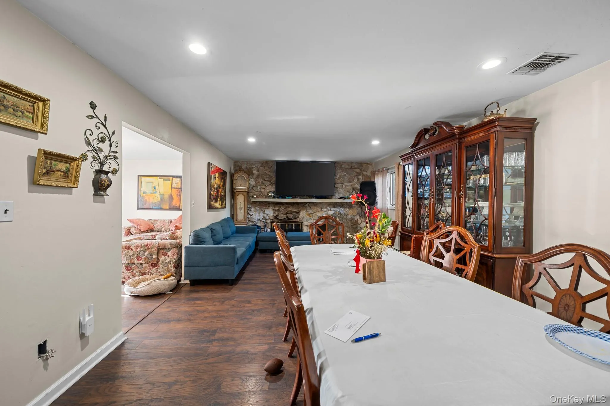 7 Sprat Street, Brookhaven, NY, 3 Bedrooms Bedrooms, 10 Rooms Rooms,1 BathroomBathrooms,Residential,For Rent,Sprat,0,1031946 7 Sprat Street, Brookhaven, NY, 3 Bedrooms Bedrooms, 10 Rooms Rooms,1 BathroomBathrooms,Residential,For Rent,Sprat,0,1031946