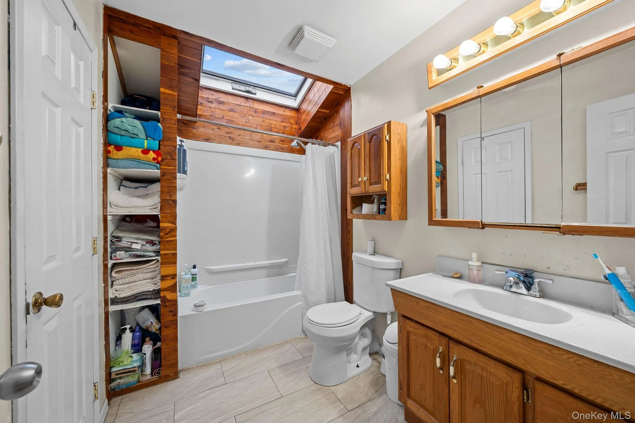 7 Sprat Street, Brookhaven, NY, 3 Bedrooms Bedrooms, 10 Rooms Rooms,1 BathroomBathrooms,Residential,For Rent,Sprat,0,1031946 7 Sprat Street, Brookhaven, NY, 3 Bedrooms Bedrooms, 10 Rooms Rooms,1 BathroomBathrooms,Residential,For Rent,Sprat,0,1031946