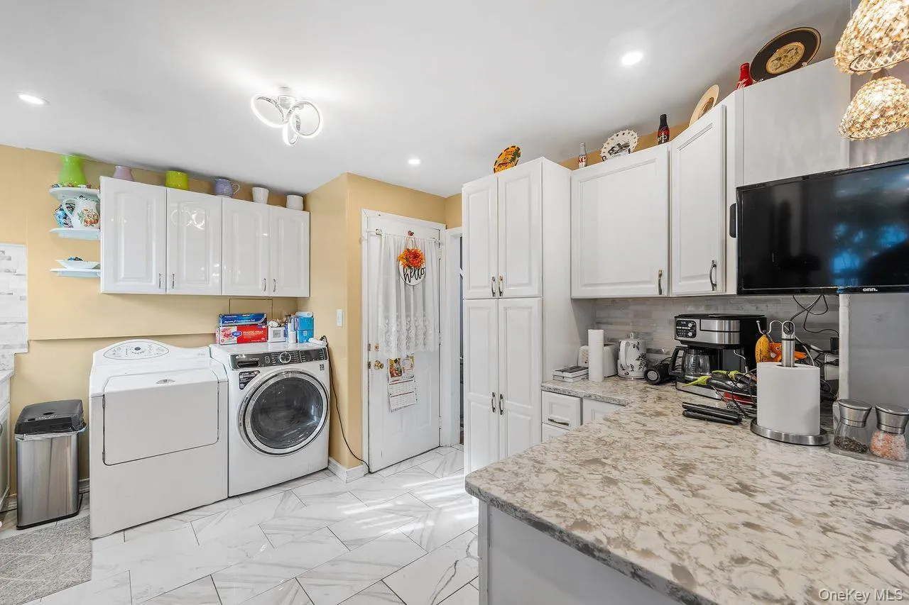 9446 214th Place, New York, NY, 4 Bedrooms Bedrooms, 9 Rooms Rooms,1 BathroomBathrooms,Residential,For Rent,214th,0,1031948 9446 214th Place, New York, NY, 4 Bedrooms Bedrooms, 9 Rooms Rooms,1 BathroomBathrooms,Residential,For Rent,214th,0,1031948
