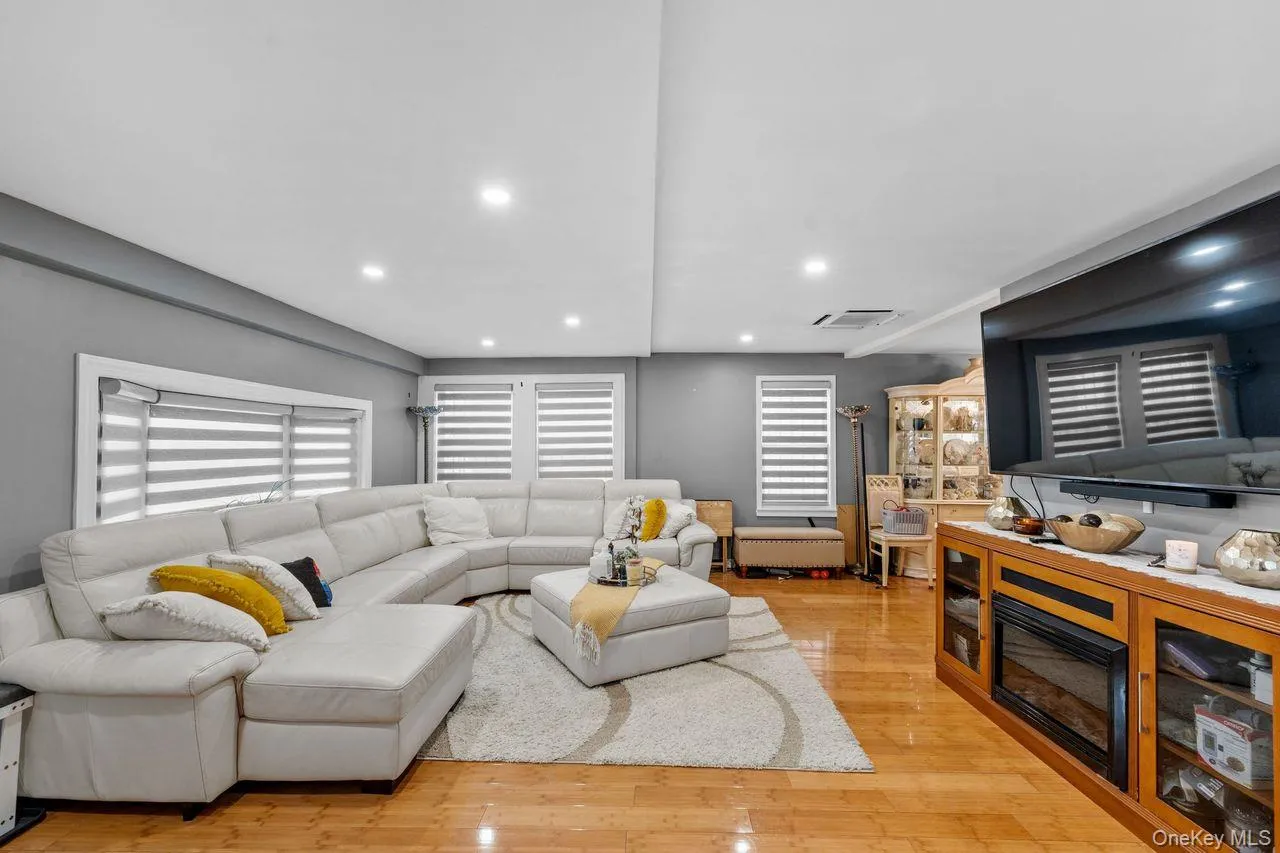 9446 214th Place, New York, NY, 4 Bedrooms Bedrooms, 9 Rooms Rooms,1 BathroomBathrooms,Residential,For Rent,214th,0,1031948 9446 214th Place, New York, NY, 4 Bedrooms Bedrooms, 9 Rooms Rooms,1 BathroomBathrooms,Residential,For Rent,214th,0,1031948