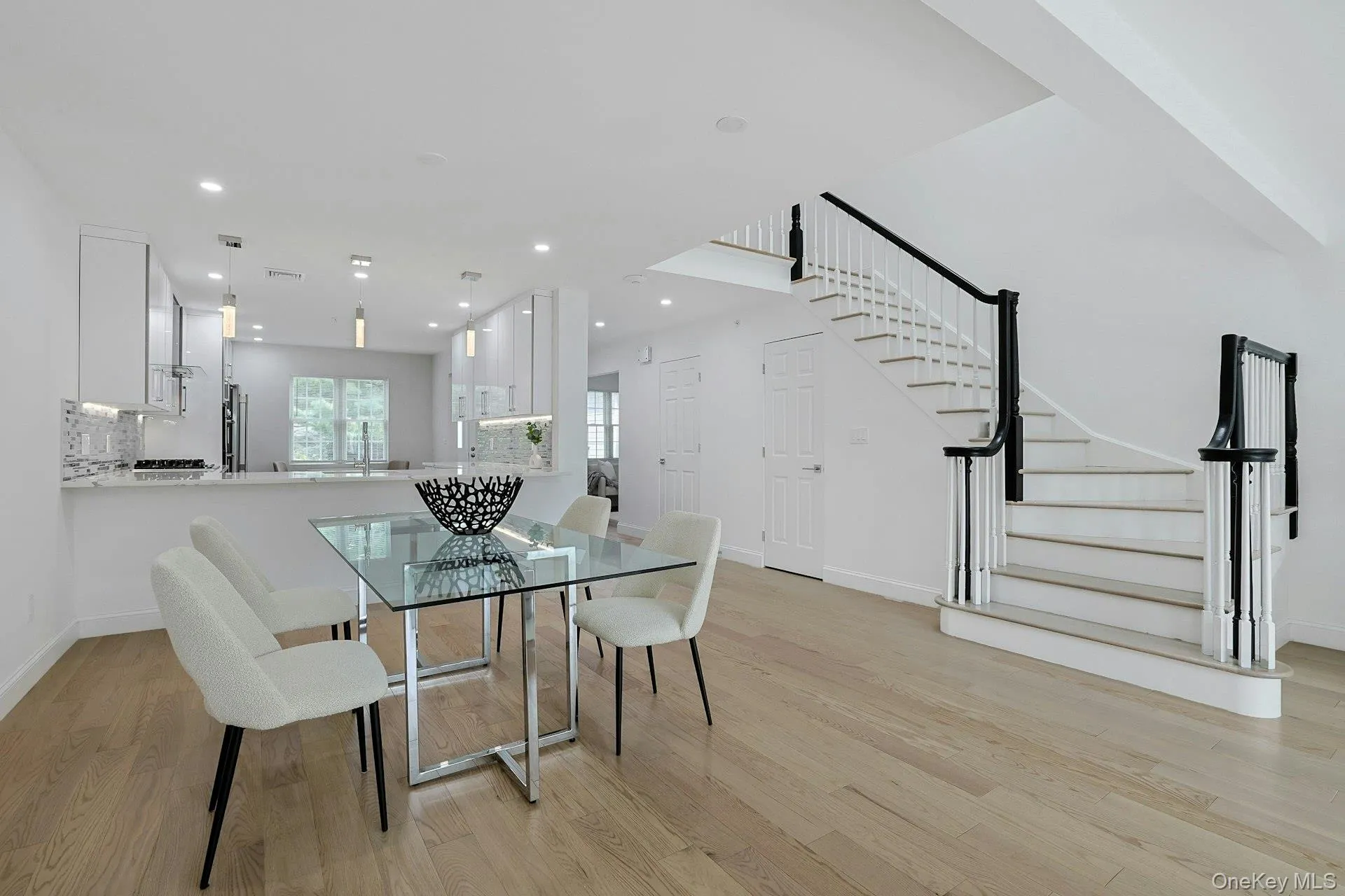 100 Brook Hills Circle, White Plains, NY, 2 Bedrooms Bedrooms, 7 Rooms Rooms,3 BathroomsBathrooms,Residential,For Rent,Brook Hills,0,1031949 100 Brook Hills Circle, White Plains, NY, 2 Bedrooms Bedrooms, 7 Rooms Rooms,3 BathroomsBathrooms,Residential,For Rent,Brook Hills,0,1031949