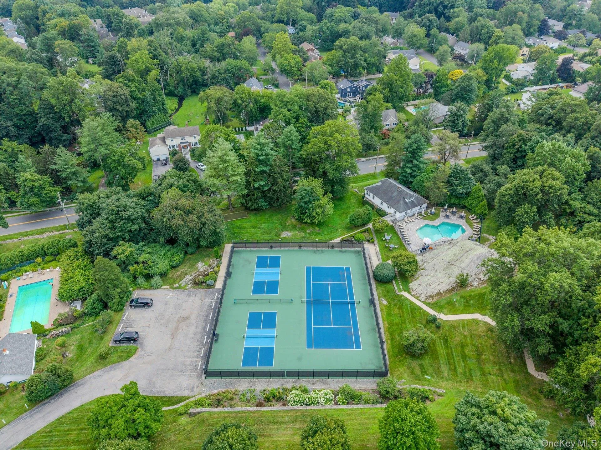 Tennis & Pickel ball courts Tennis & Pickel ball courts