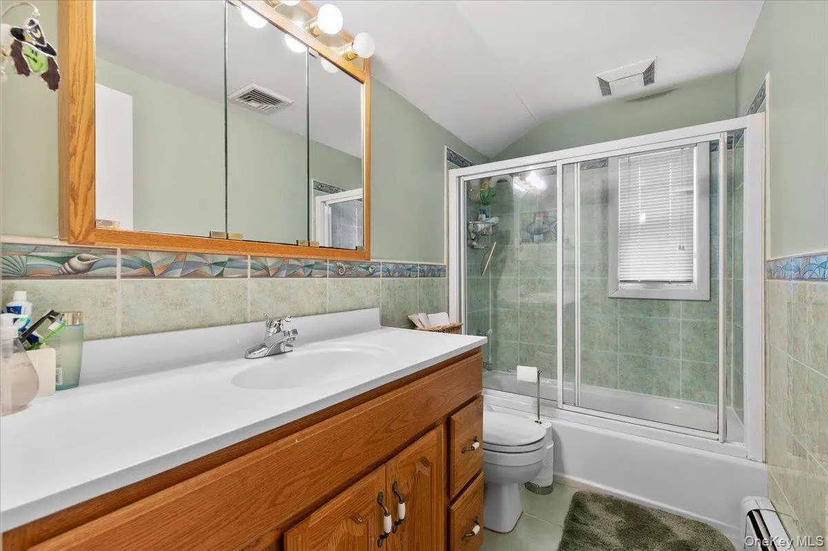 Hallway Full Bath Hallway Full Bath