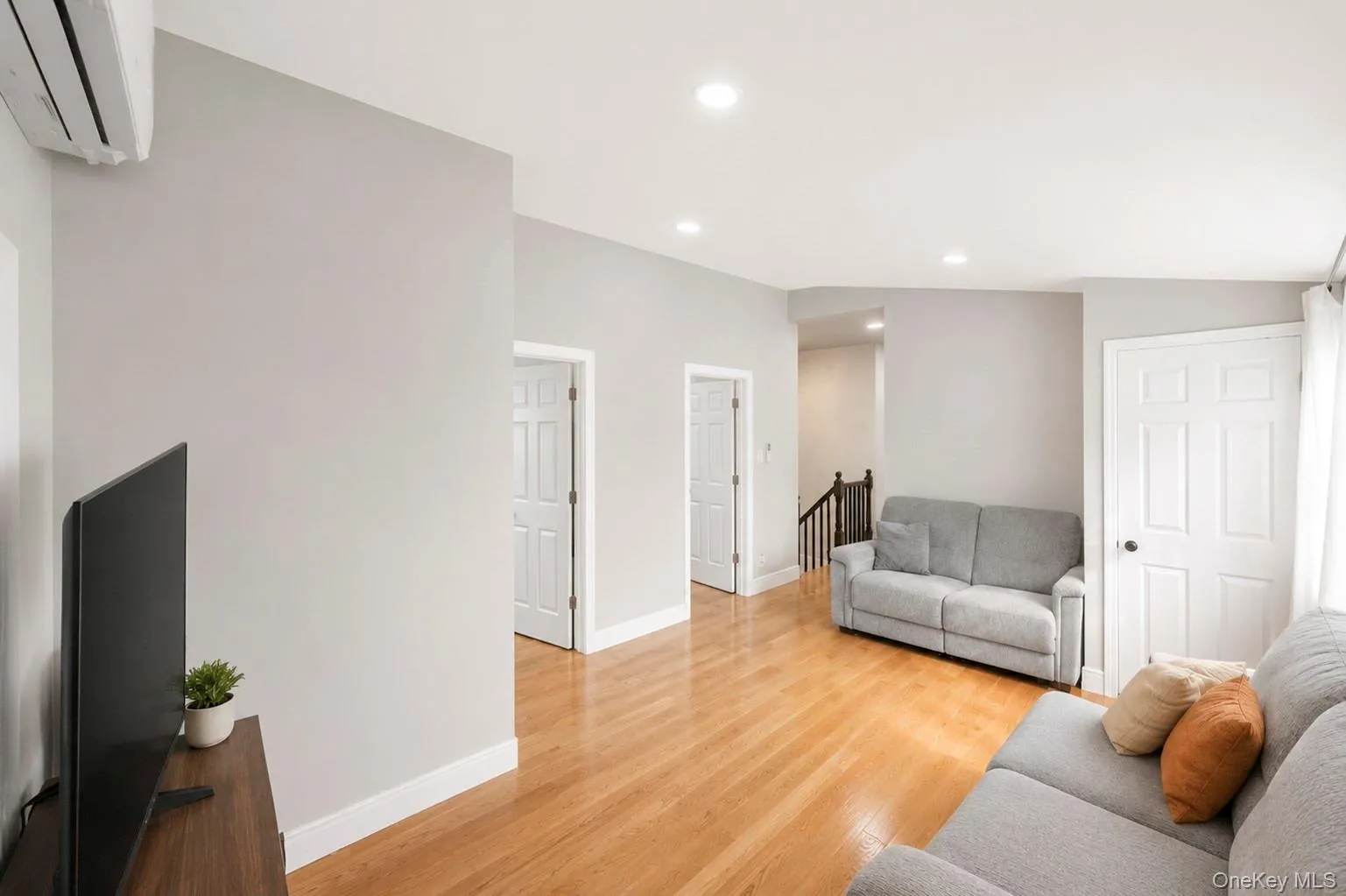 46 Stone Lane, Hempstead, NY, 4 Bedrooms Bedrooms, 9 Rooms Rooms,2 BathroomsBathrooms,Residential,For Rent,Stone,0,1031957 46 Stone Lane, Hempstead, NY, 4 Bedrooms Bedrooms, 9 Rooms Rooms,2 BathroomsBathrooms,Residential,For Rent,Stone,0,1031957