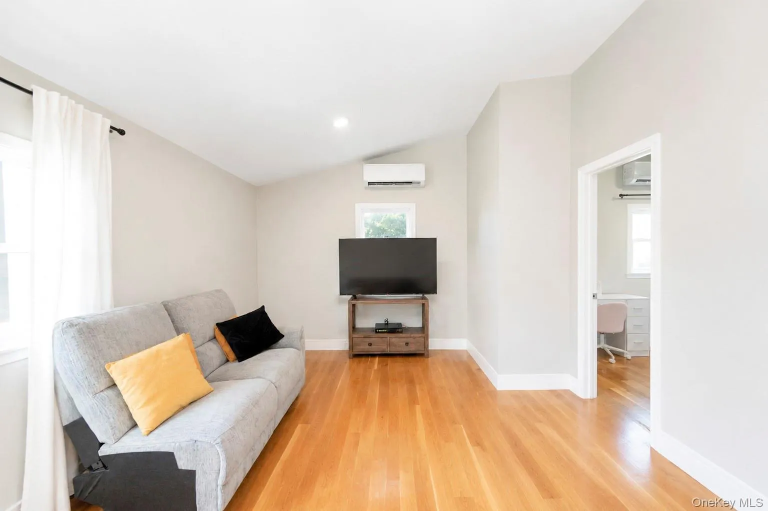 46 Stone Lane, Hempstead, NY, 4 Bedrooms Bedrooms, 9 Rooms Rooms,2 BathroomsBathrooms,Residential,For Rent,Stone,0,1031957 46 Stone Lane, Hempstead, NY, 4 Bedrooms Bedrooms, 9 Rooms Rooms,2 BathroomsBathrooms,Residential,For Rent,Stone,0,1031957
