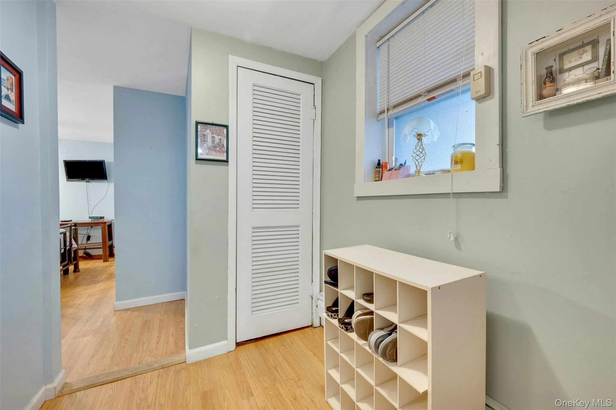 Lower level with separate entrance as well. Lower level with separate entrance as well.
