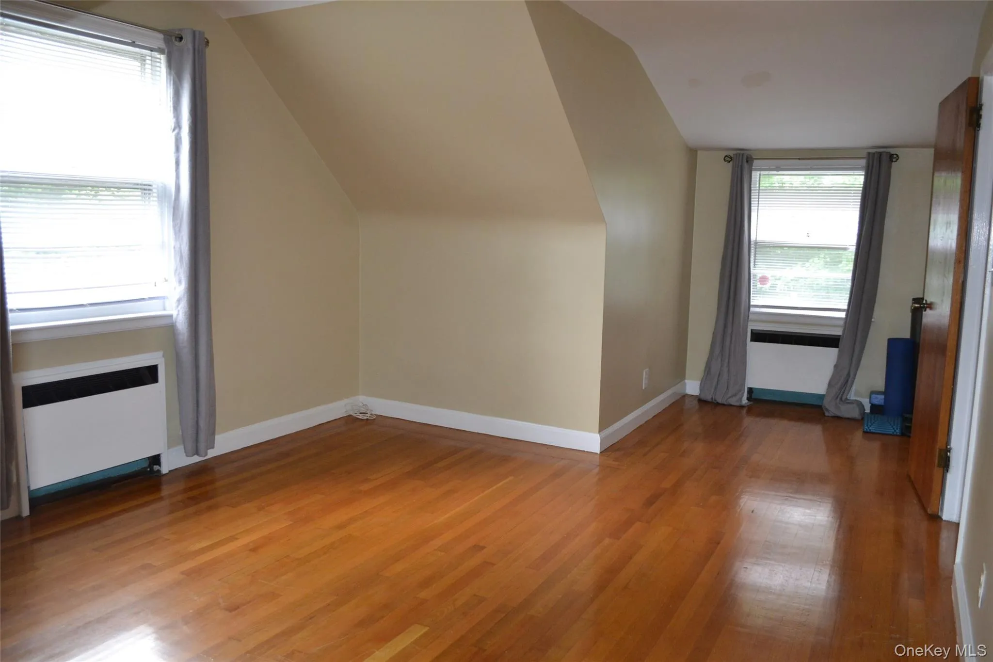 622 James Street, Pelham, NY, 5 Bedrooms Bedrooms, 10 Rooms Rooms,3 BathroomsBathrooms,Residential Lease,For Rent,James,0,1031985 622 James Street, Pelham, NY, 5 Bedrooms Bedrooms, 10 Rooms Rooms,3 BathroomsBathrooms,Residential Lease,For Rent,James,0,1031985