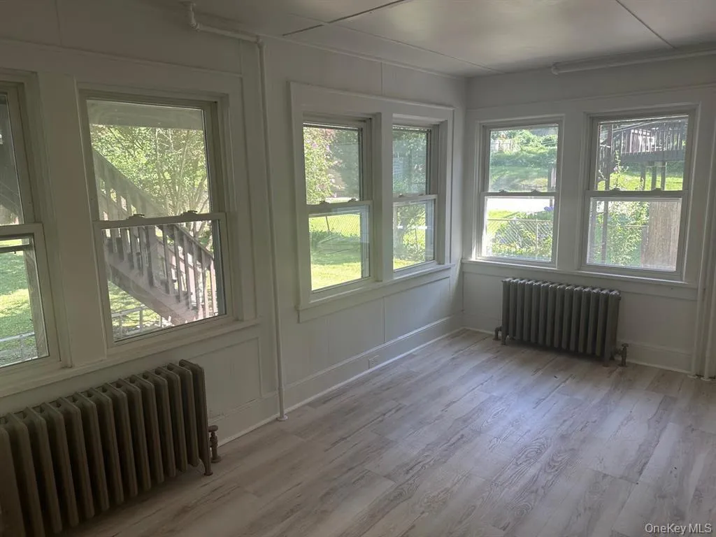 81 Carroll Street, Poughkeepsie, NY, 2 Bedrooms Bedrooms, 4 Rooms Rooms,1 BathroomBathrooms,Residential Lease,For Rent,Carroll,0,1031990 81 Carroll Street, Poughkeepsie, NY, 2 Bedrooms Bedrooms, 4 Rooms Rooms,1 BathroomBathrooms,Residential Lease,For Rent,Carroll,0,1031990