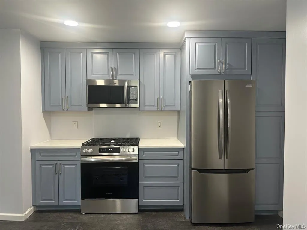81 Carroll Street, Poughkeepsie, NY, 2 Bedrooms Bedrooms, 4 Rooms Rooms,1 BathroomBathrooms,Residential Lease,For Rent,Carroll,0,1031990 81 Carroll Street, Poughkeepsie, NY, 2 Bedrooms Bedrooms, 4 Rooms Rooms,1 BathroomBathrooms,Residential Lease,For Rent,Carroll,0,1031990
