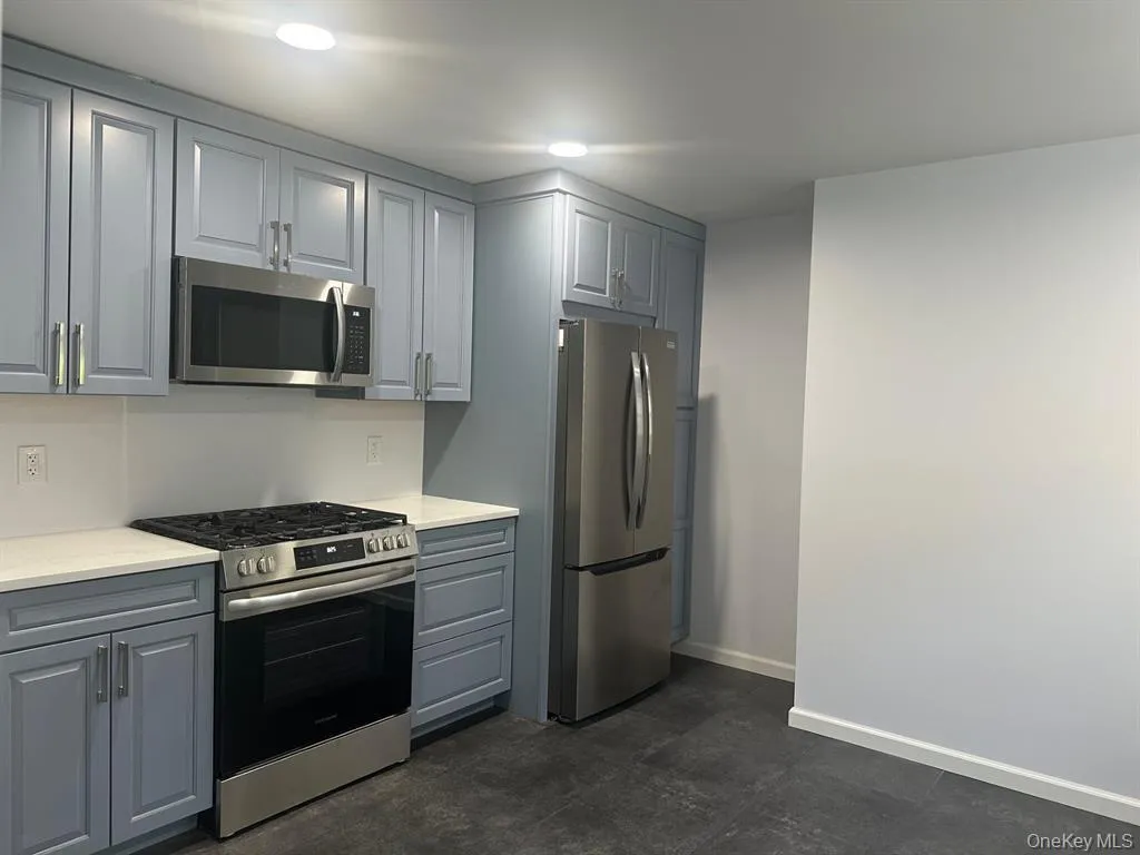 81 Carroll Street, Poughkeepsie, NY, 2 Bedrooms Bedrooms, 4 Rooms Rooms,1 BathroomBathrooms,Residential Lease,For Rent,Carroll,0,1031990 81 Carroll Street, Poughkeepsie, NY, 2 Bedrooms Bedrooms, 4 Rooms Rooms,1 BathroomBathrooms,Residential Lease,For Rent,Carroll,0,1031990