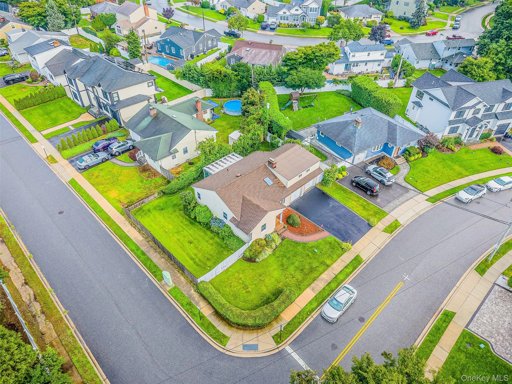 28 Greenvale Lane, Oyster Bay, NY, 4 Bedrooms Bedrooms, 9 Rooms Rooms,3 BathroomsBathrooms,Residential,For Rent,Greenvale,0,1031995 28 Greenvale Lane, Oyster Bay, NY, 4 Bedrooms Bedrooms, 9 Rooms Rooms,3 BathroomsBathrooms,Residential,For Rent,Greenvale,0,1031995