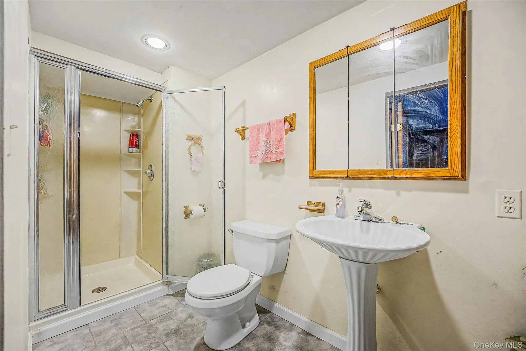 28 Greenvale Lane, Oyster Bay, NY, 4 Bedrooms Bedrooms, 9 Rooms Rooms,3 BathroomsBathrooms,Residential,For Rent,Greenvale,0,1031995 28 Greenvale Lane, Oyster Bay, NY, 4 Bedrooms Bedrooms, 9 Rooms Rooms,3 BathroomsBathrooms,Residential,For Rent,Greenvale,0,1031995