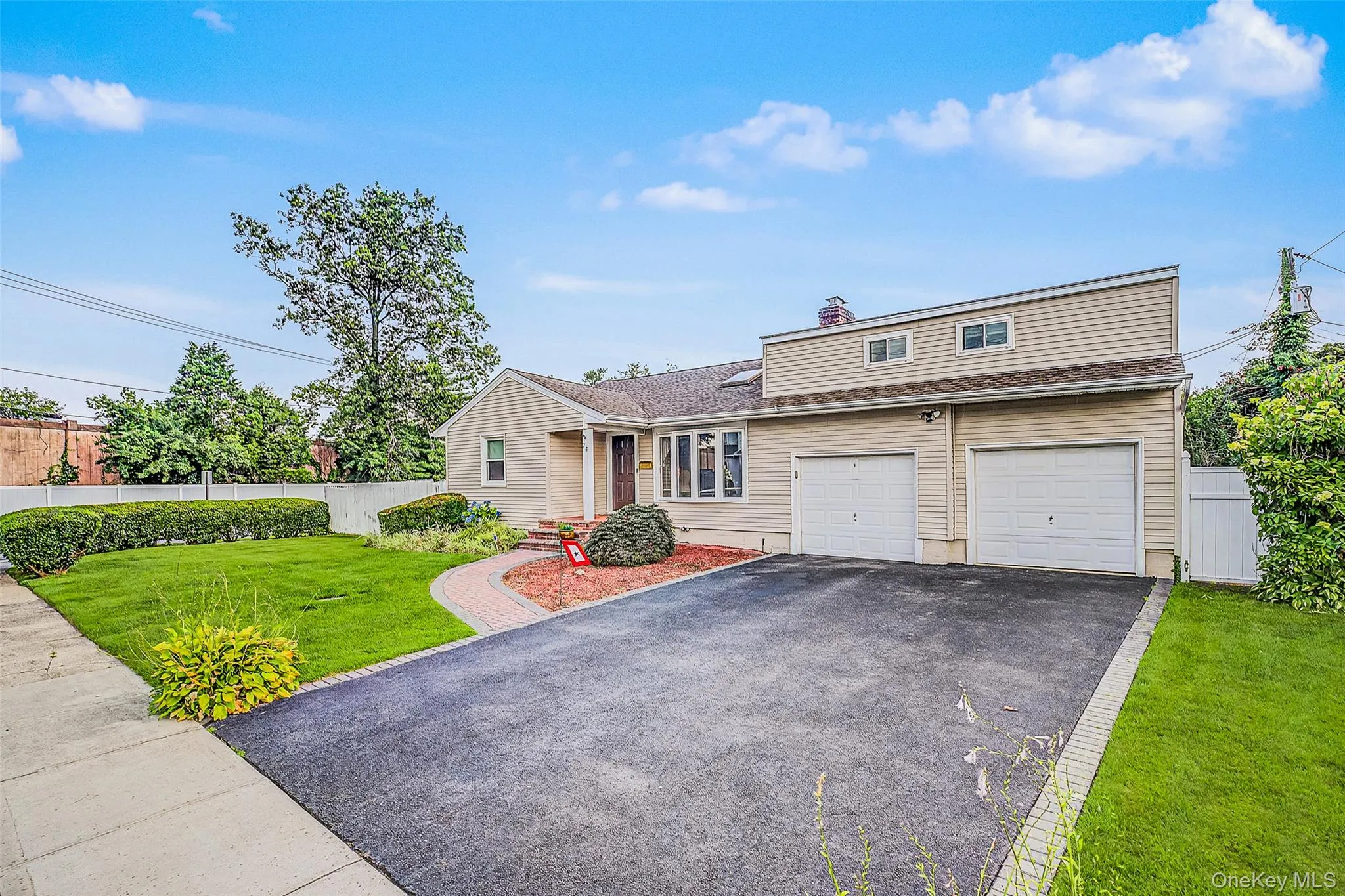 28 Greenvale Lane, Oyster Bay, NY, 4 Bedrooms Bedrooms, 9 Rooms Rooms,3 BathroomsBathrooms,Residential,For Rent,Greenvale,0,1031995 28 Greenvale Lane, Oyster Bay, NY, 4 Bedrooms Bedrooms, 9 Rooms Rooms,3 BathroomsBathrooms,Residential,For Rent,Greenvale,0,1031995