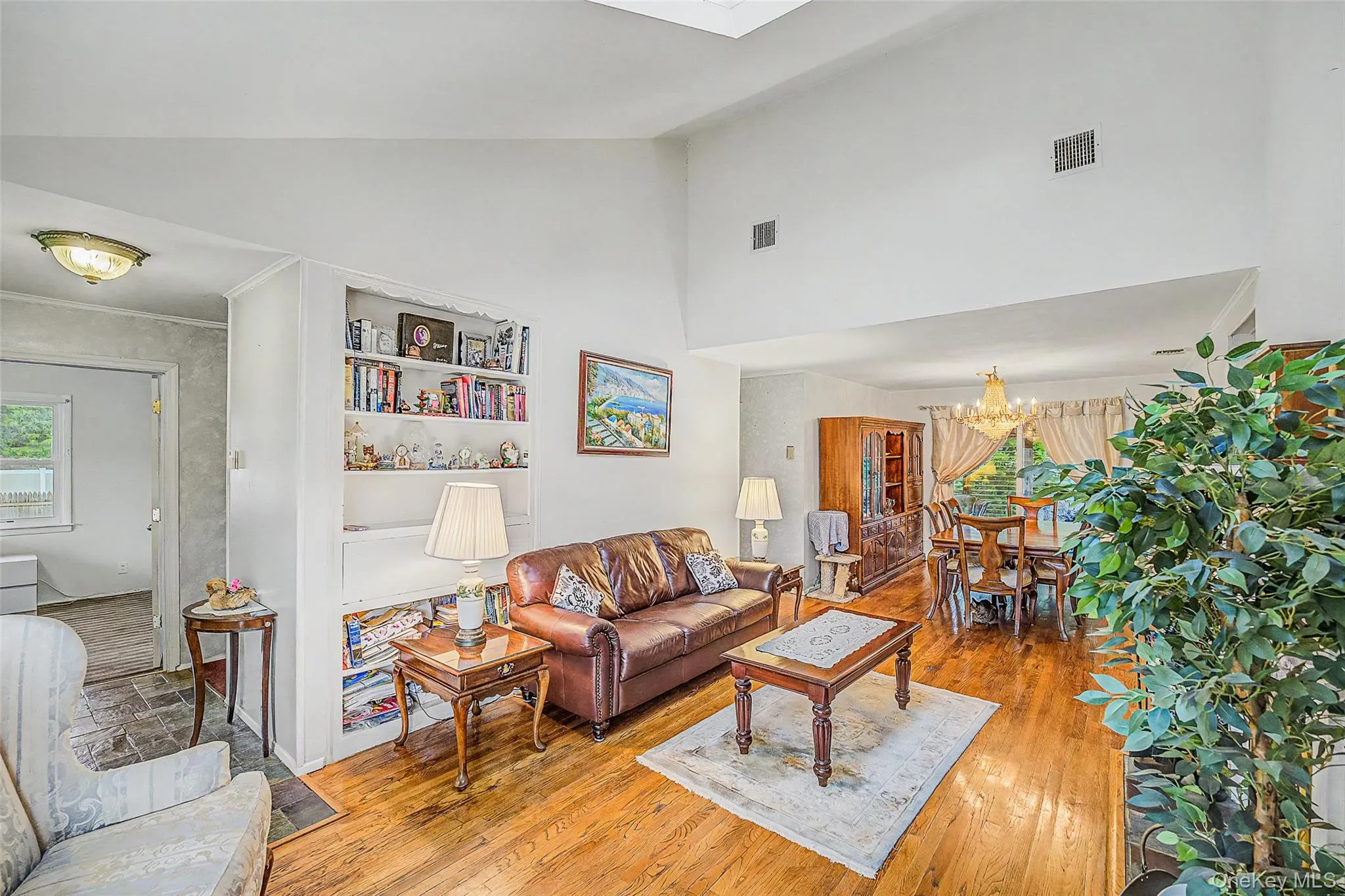 28 Greenvale Lane, Oyster Bay, NY, 4 Bedrooms Bedrooms, 9 Rooms Rooms,3 BathroomsBathrooms,Residential,For Rent,Greenvale,0,1031995 28 Greenvale Lane, Oyster Bay, NY, 4 Bedrooms Bedrooms, 9 Rooms Rooms,3 BathroomsBathrooms,Residential,For Rent,Greenvale,0,1031995