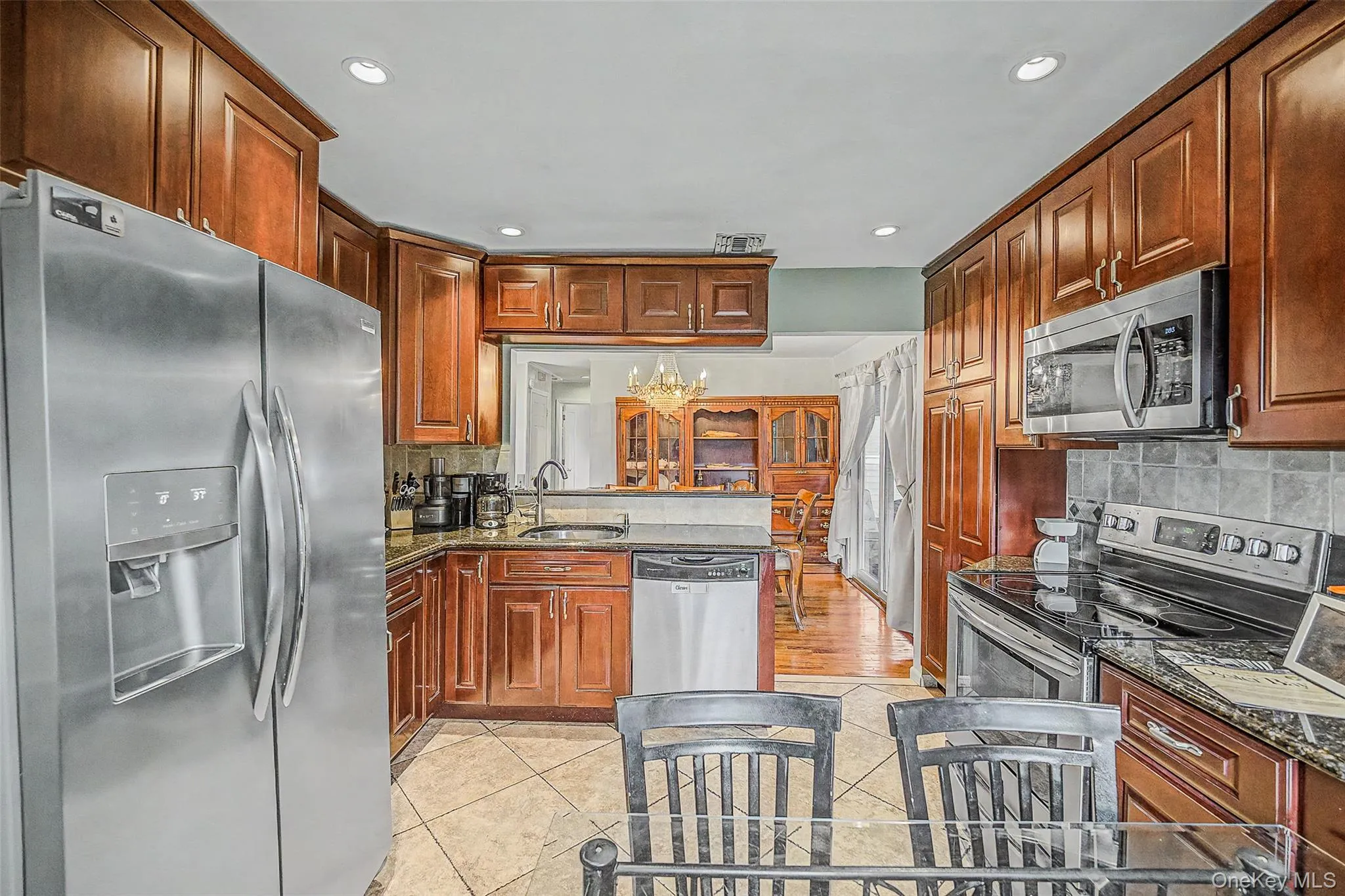 28 Greenvale Lane, Oyster Bay, NY, 4 Bedrooms Bedrooms, 9 Rooms Rooms,3 BathroomsBathrooms,Residential,For Rent,Greenvale,0,1031995 28 Greenvale Lane, Oyster Bay, NY, 4 Bedrooms Bedrooms, 9 Rooms Rooms,3 BathroomsBathrooms,Residential,For Rent,Greenvale,0,1031995