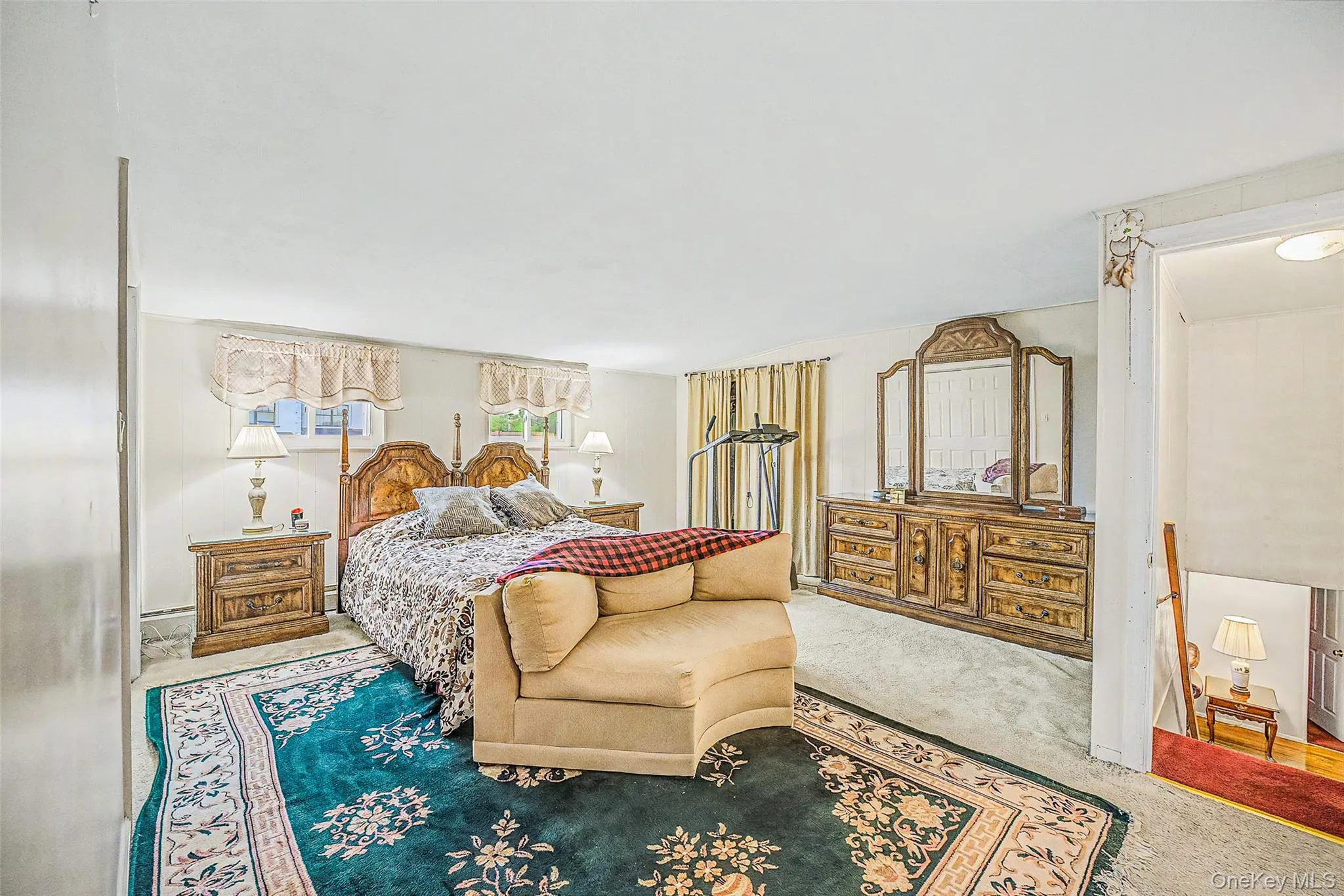 28 Greenvale Lane, Oyster Bay, NY, 4 Bedrooms Bedrooms, 9 Rooms Rooms,3 BathroomsBathrooms,Residential,For Rent,Greenvale,0,1031995 28 Greenvale Lane, Oyster Bay, NY, 4 Bedrooms Bedrooms, 9 Rooms Rooms,3 BathroomsBathrooms,Residential,For Rent,Greenvale,0,1031995