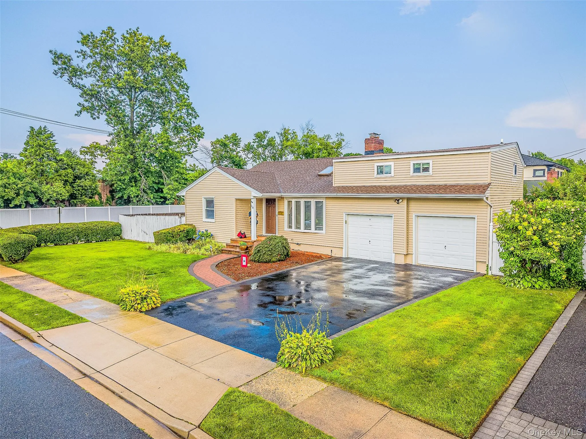 28 Greenvale Lane, Oyster Bay, NY, 4 Bedrooms Bedrooms, 9 Rooms Rooms,3 BathroomsBathrooms,Residential,For Rent,Greenvale,0,1031995 28 Greenvale Lane, Oyster Bay, NY, 4 Bedrooms Bedrooms, 9 Rooms Rooms,3 BathroomsBathrooms,Residential,For Rent,Greenvale,0,1031995