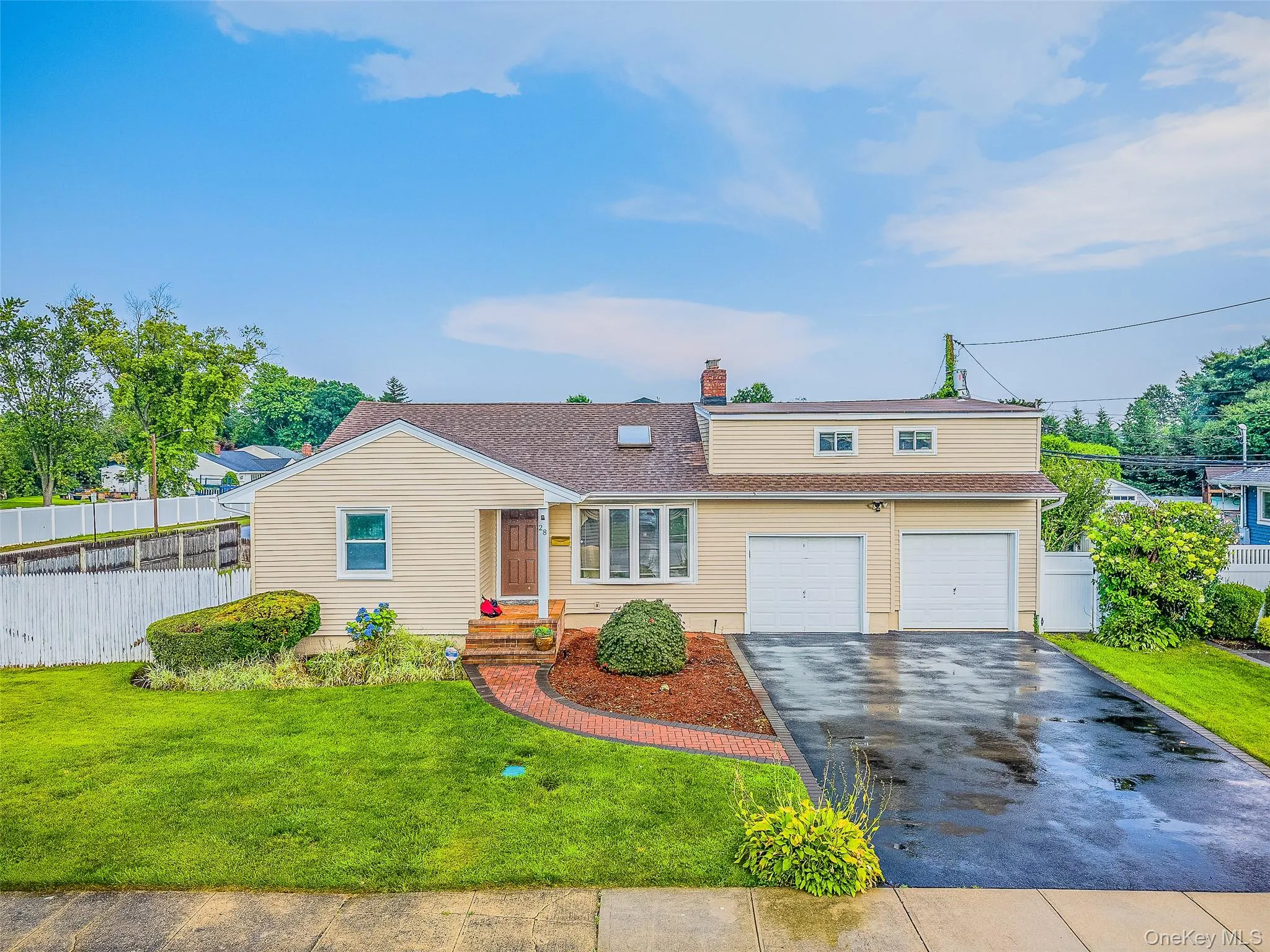 28 Greenvale Lane, Oyster Bay, NY, 4 Bedrooms Bedrooms, 9 Rooms Rooms,3 BathroomsBathrooms,Residential,For Rent,Greenvale,0,1031995 28 Greenvale Lane, Oyster Bay, NY, 4 Bedrooms Bedrooms, 9 Rooms Rooms,3 BathroomsBathrooms,Residential,For Rent,Greenvale,0,1031995