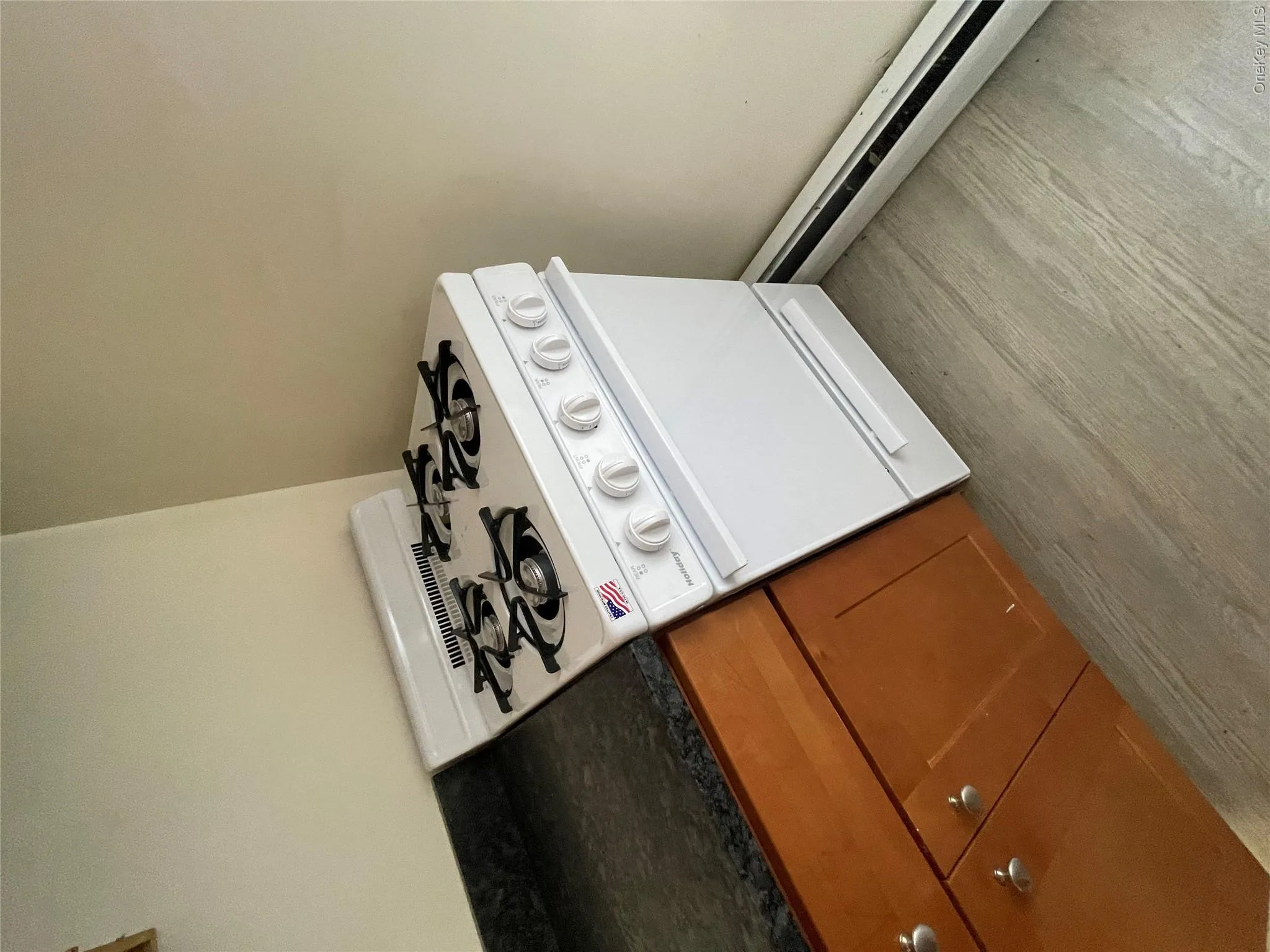 8 Franklin Avenue, Orangetown, NY, 1 Bedroom Bedrooms, 4 Rooms Rooms,1 BathroomBathrooms,Residential Lease,For Rent,Franklin,0,1032009 8 Franklin Avenue, Orangetown, NY, 1 Bedroom Bedrooms, 4 Rooms Rooms,1 BathroomBathrooms,Residential Lease,For Rent,Franklin,0,1032009