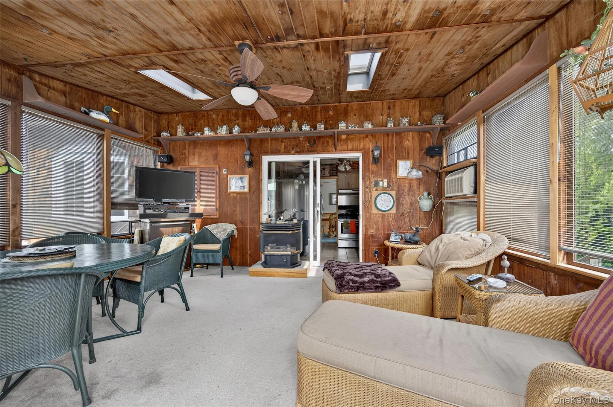 42 Cedar Street, Islip, NY, 2 Bedrooms Bedrooms, 5 Rooms Rooms,1 BathroomBathrooms,Residential,For Rent,Cedar,0,1032012 42 Cedar Street, Islip, NY, 2 Bedrooms Bedrooms, 5 Rooms Rooms,1 BathroomBathrooms,Residential,For Rent,Cedar,0,1032012