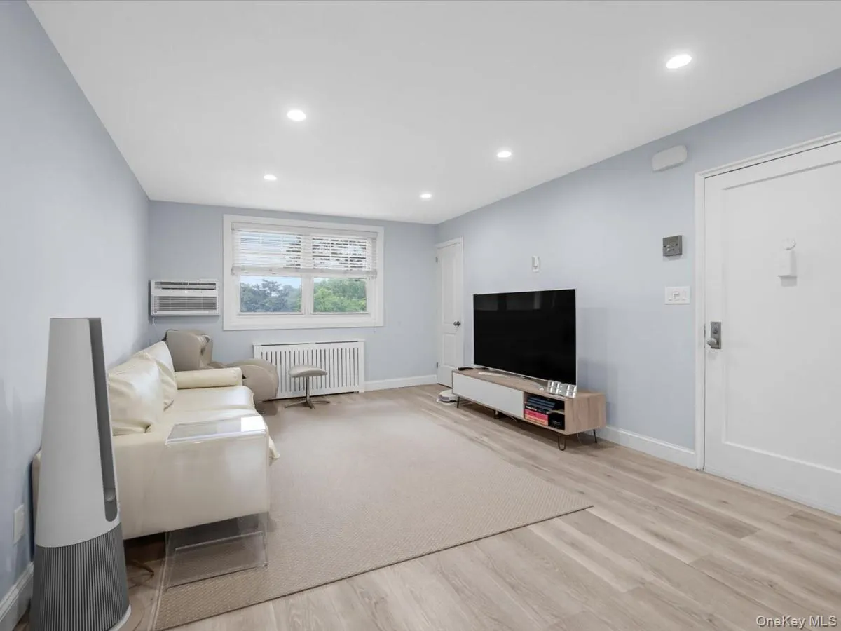 249-20 57TH Avenue, New York, NY, 2 Bedrooms Bedrooms, 5 Rooms Rooms,1 BathroomBathrooms,Residential,For Rent,57TH,0,1032016 249-20 57TH Avenue, New York, NY, 2 Bedrooms Bedrooms, 5 Rooms Rooms,1 BathroomBathrooms,Residential,For Rent,57TH,0,1032016
