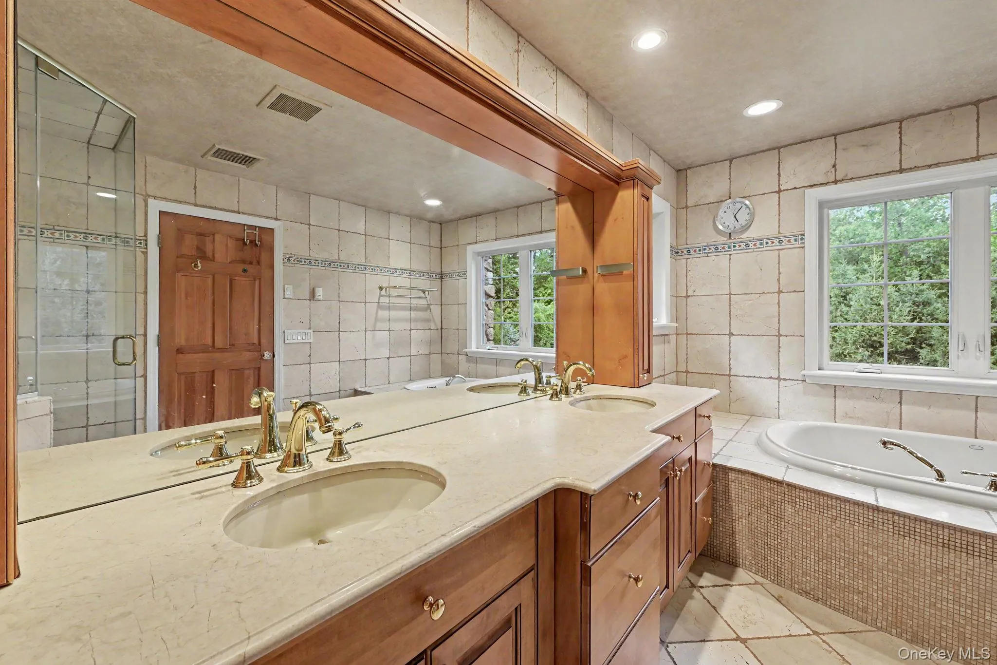 Whirlpool tub. Whirlpool tub.