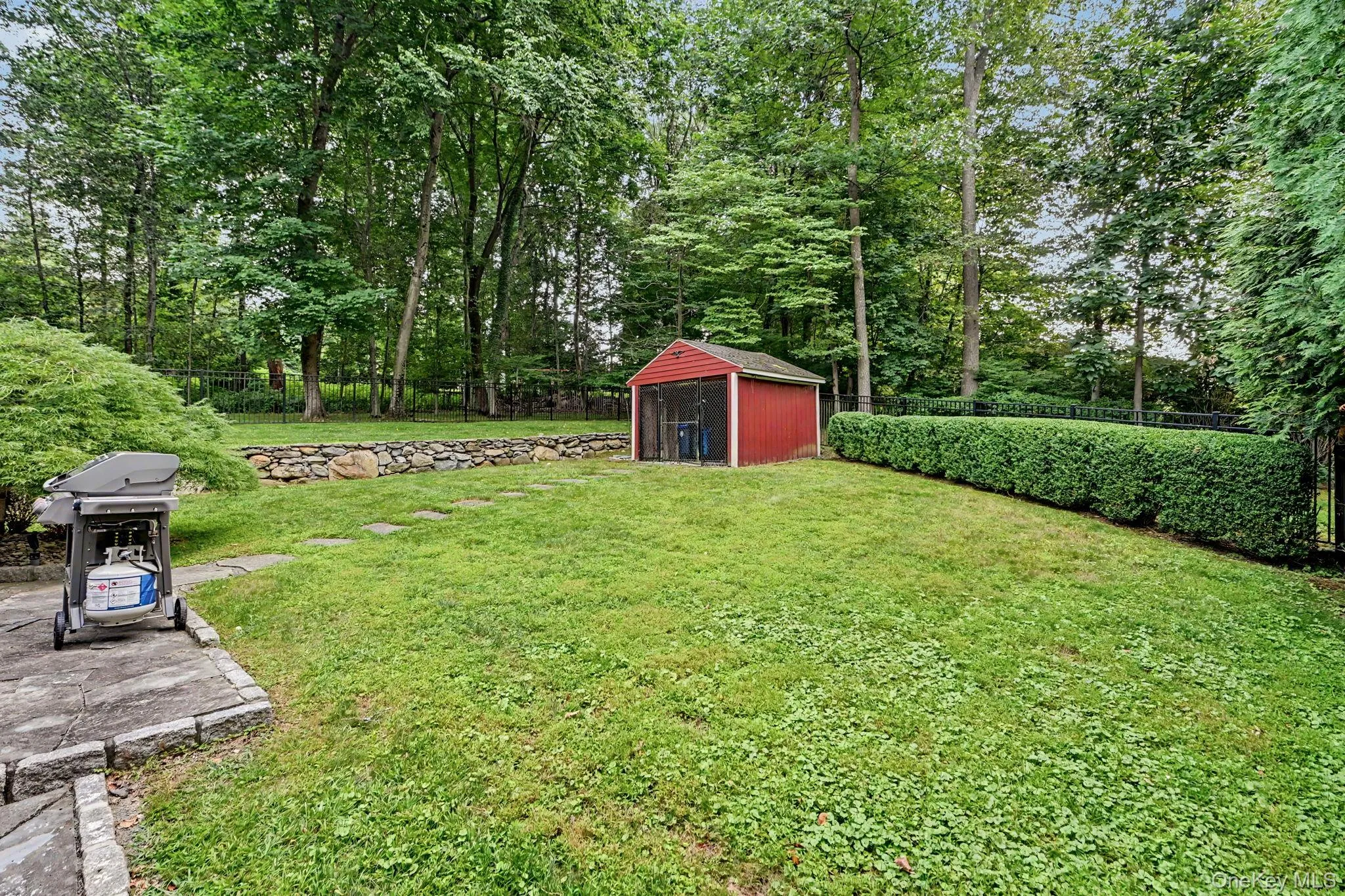 Tool shed or dog kennel... so many possibilities. Tool shed or dog kennel... so many possibilities.