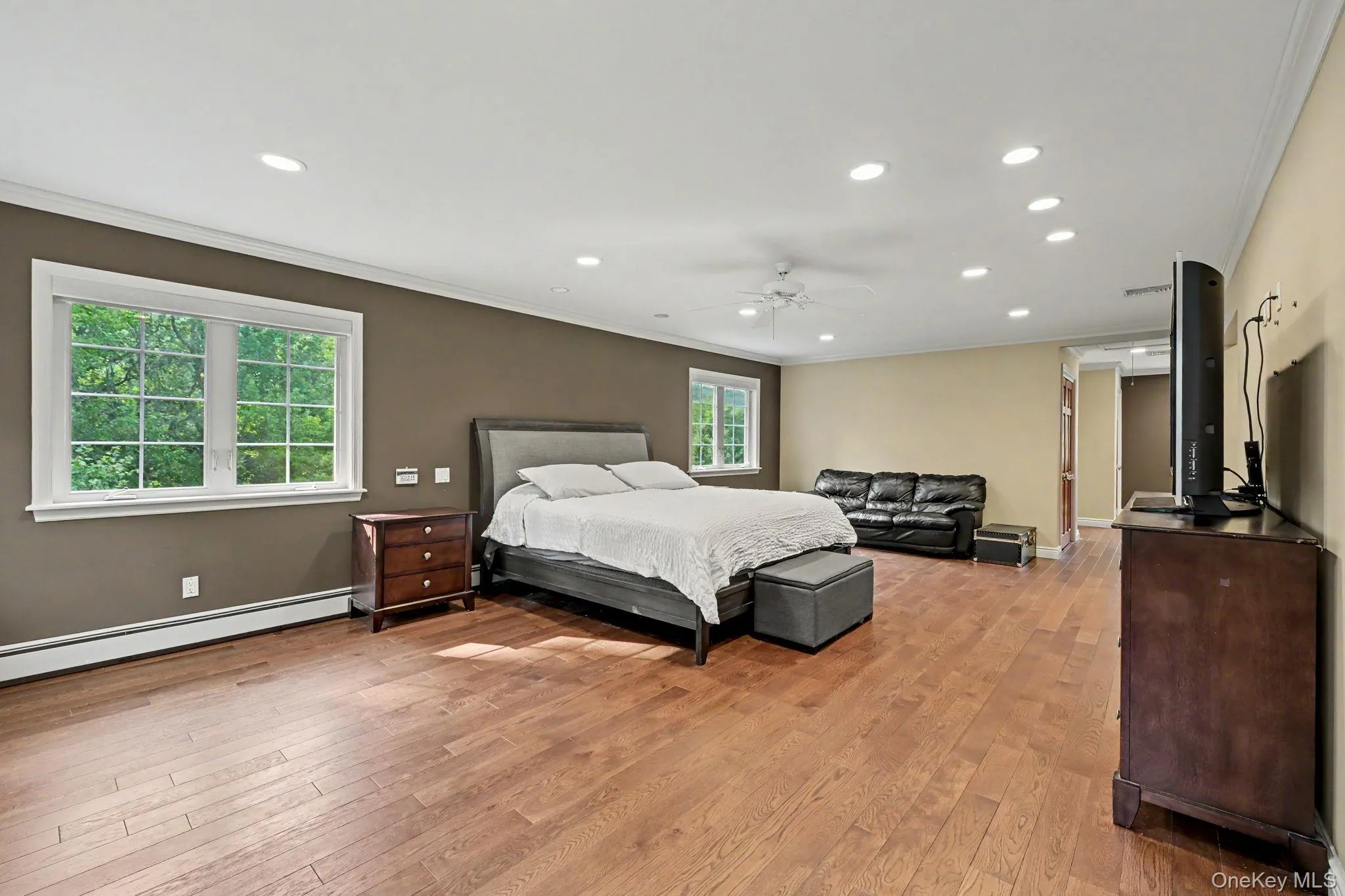 HUGE primary suite. HUGE primary suite.