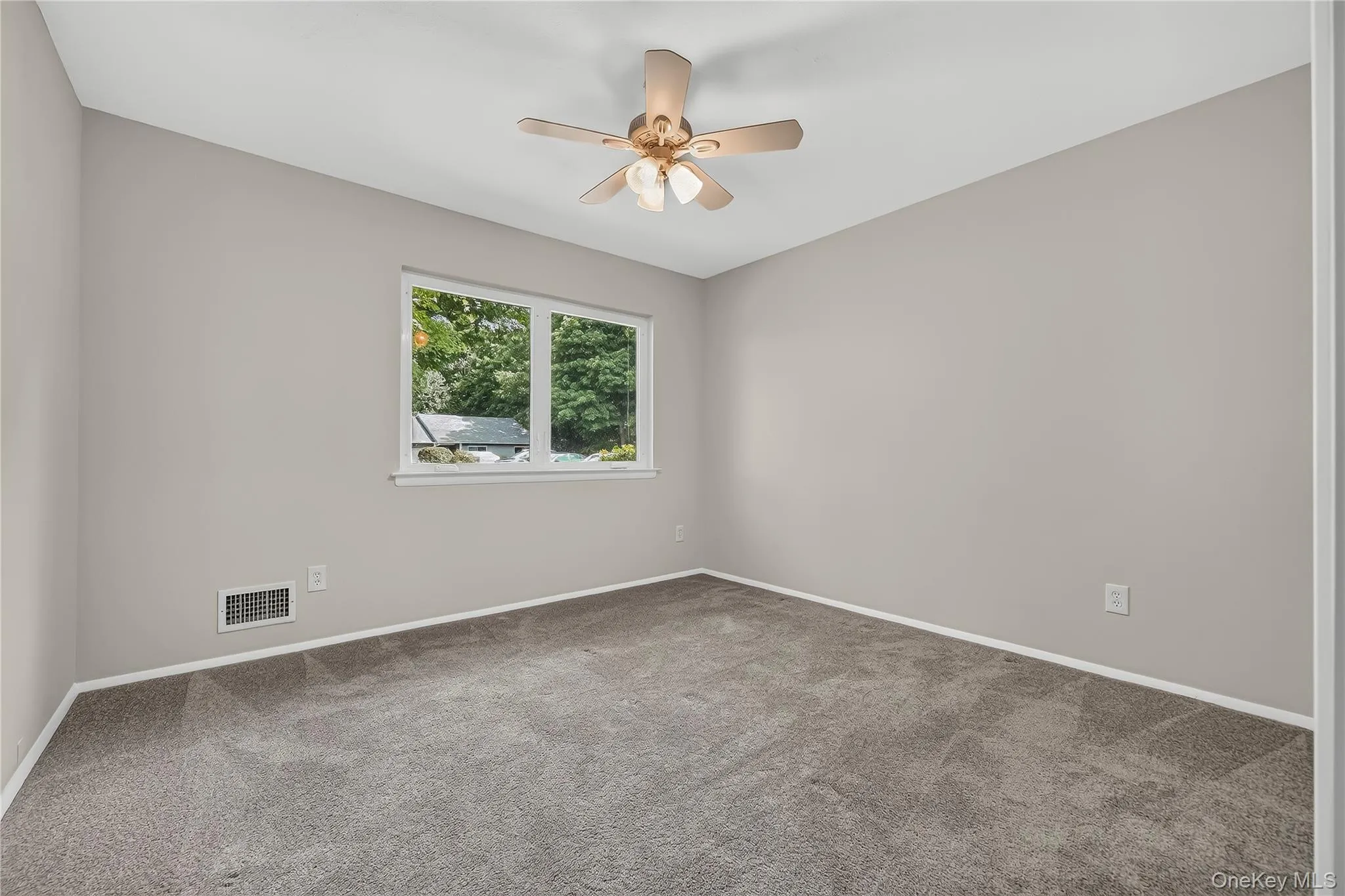 A second bedroom spacious, light filled and ceiling fan. A second bedroom spacious, light filled and ceiling fan.
