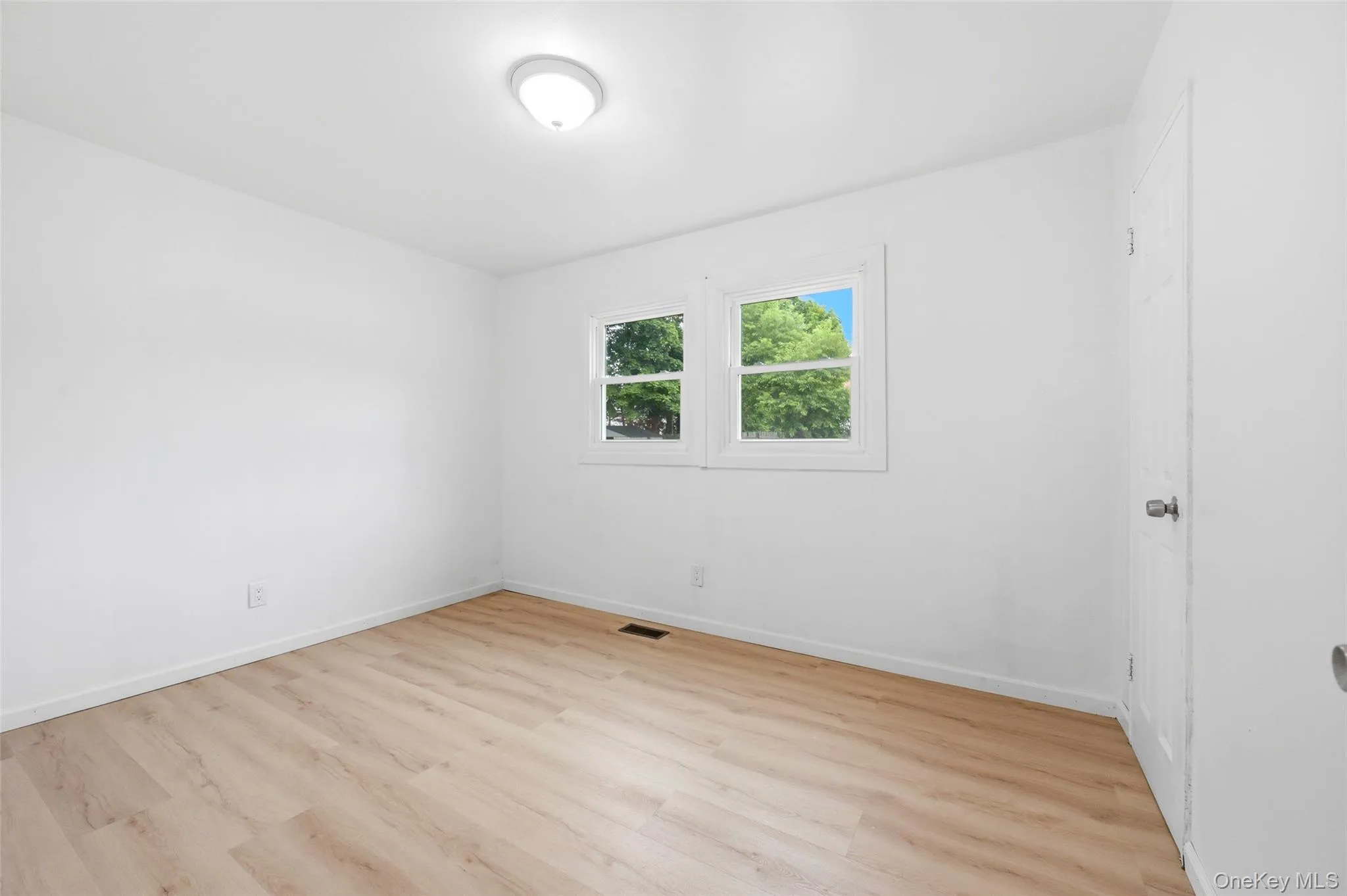 710 Bourdois Avenue, Brookhaven, NY, 3 Bedrooms Bedrooms, 5 Rooms Rooms,1 BathroomBathrooms,Residential,For Rent,Bourdois,0,1032046 710 Bourdois Avenue, Brookhaven, NY, 3 Bedrooms Bedrooms, 5 Rooms Rooms,1 BathroomBathrooms,Residential,For Rent,Bourdois,0,1032046