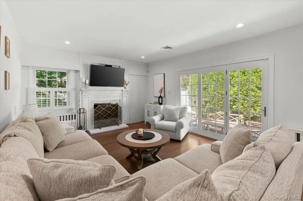 39 Marie Drive, Huntington, NY, 4 Bedrooms Bedrooms, 7 Rooms Rooms,2 BathroomsBathrooms,Residential,For Rent,Marie,0,1032051 39 Marie Drive, Huntington, NY, 4 Bedrooms Bedrooms, 7 Rooms Rooms,2 BathroomsBathrooms,Residential,For Rent,Marie,0,1032051