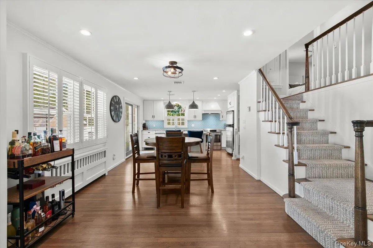 39 Marie Drive, Huntington, NY, 4 Bedrooms Bedrooms, 7 Rooms Rooms,2 BathroomsBathrooms,Residential,For Rent,Marie,0,1032051 39 Marie Drive, Huntington, NY, 4 Bedrooms Bedrooms, 7 Rooms Rooms,2 BathroomsBathrooms,Residential,For Rent,Marie,0,1032051