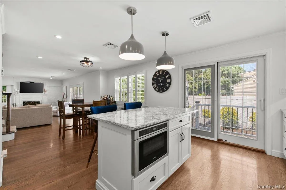 39 Marie Drive, Huntington, NY, 4 Bedrooms Bedrooms, 7 Rooms Rooms,2 BathroomsBathrooms,Residential,For Rent,Marie,0,1032051 39 Marie Drive, Huntington, NY, 4 Bedrooms Bedrooms, 7 Rooms Rooms,2 BathroomsBathrooms,Residential,For Rent,Marie,0,1032051