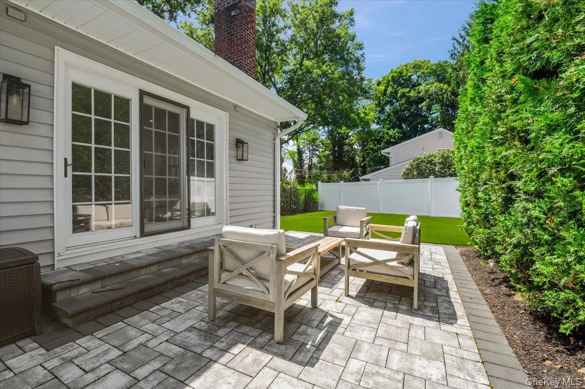 39 Marie Drive, Huntington, NY, 4 Bedrooms Bedrooms, 7 Rooms Rooms,2 BathroomsBathrooms,Residential,For Rent,Marie,0,1032051 39 Marie Drive, Huntington, NY, 4 Bedrooms Bedrooms, 7 Rooms Rooms,2 BathroomsBathrooms,Residential,For Rent,Marie,0,1032051