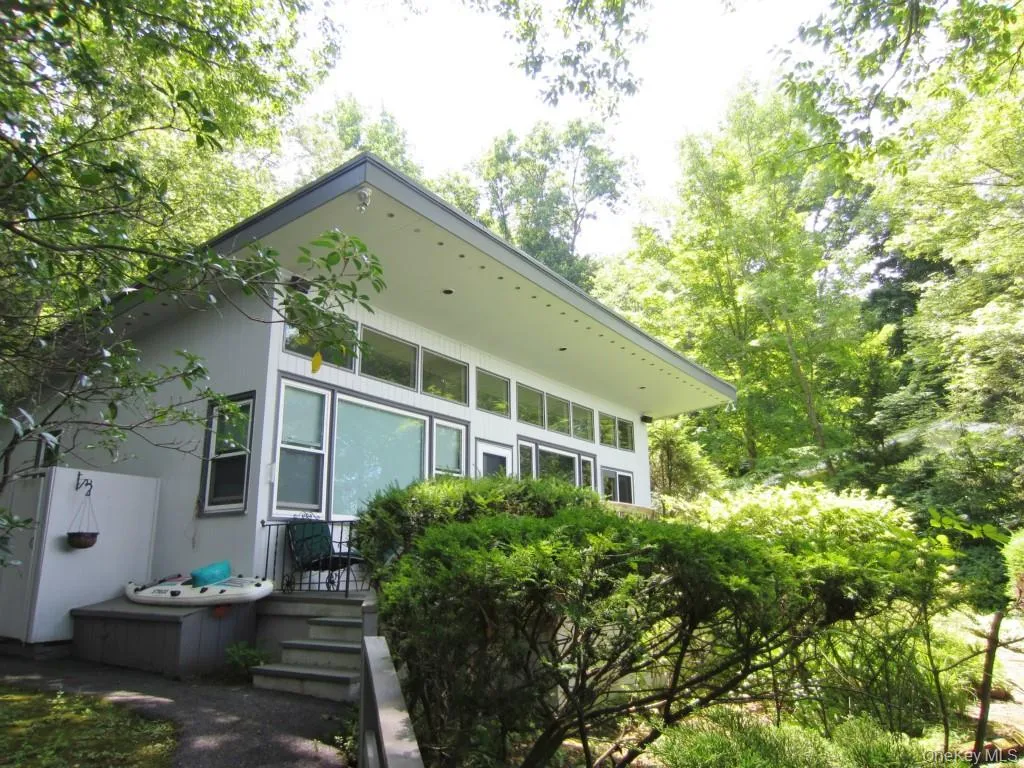 14 Frederick Street, Carmel, NY, 2 Bedrooms Bedrooms, 5 Rooms Rooms,1 BathroomBathrooms,Residential Lease,For Rent,Frederick,0,1032053 14 Frederick Street, Carmel, NY, 2 Bedrooms Bedrooms, 5 Rooms Rooms,1 BathroomBathrooms,Residential Lease,For Rent,Frederick,0,1032053