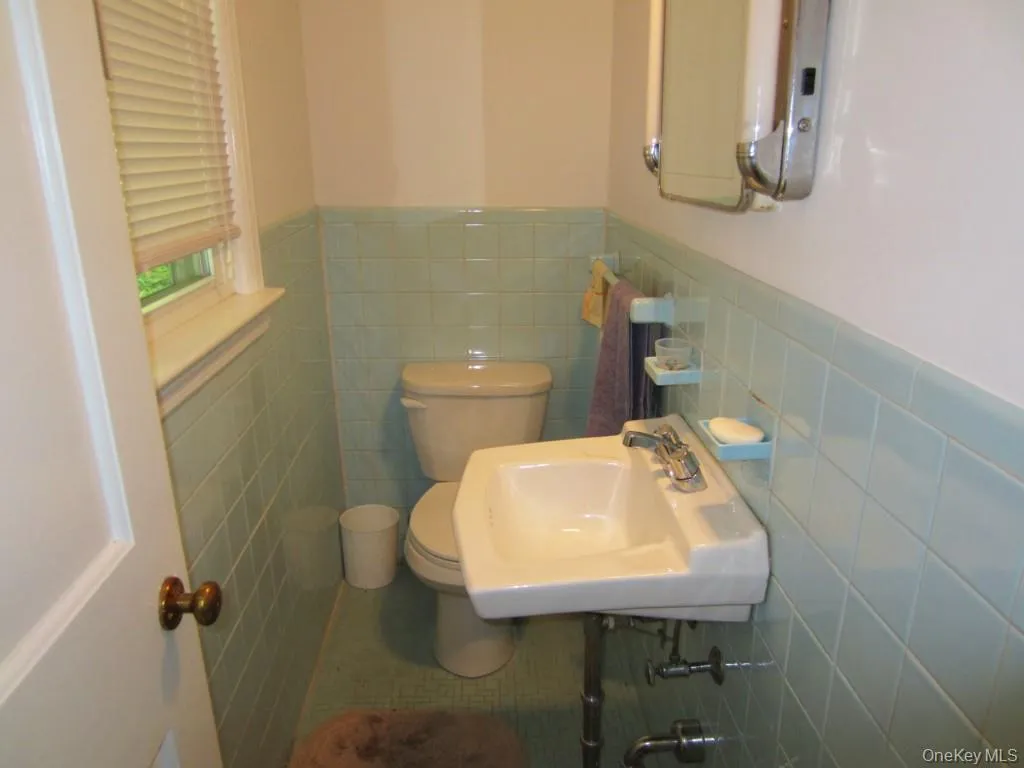 14 Frederick Street, Carmel, NY, 2 Bedrooms Bedrooms, 5 Rooms Rooms,1 BathroomBathrooms,Residential Lease,For Rent,Frederick,0,1032053 14 Frederick Street, Carmel, NY, 2 Bedrooms Bedrooms, 5 Rooms Rooms,1 BathroomBathrooms,Residential Lease,For Rent,Frederick,0,1032053
