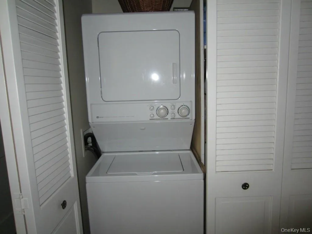 14 Frederick Street, Carmel, NY, 2 Bedrooms Bedrooms, 5 Rooms Rooms,1 BathroomBathrooms,Residential Lease,For Rent,Frederick,0,1032053 14 Frederick Street, Carmel, NY, 2 Bedrooms Bedrooms, 5 Rooms Rooms,1 BathroomBathrooms,Residential Lease,For Rent,Frederick,0,1032053