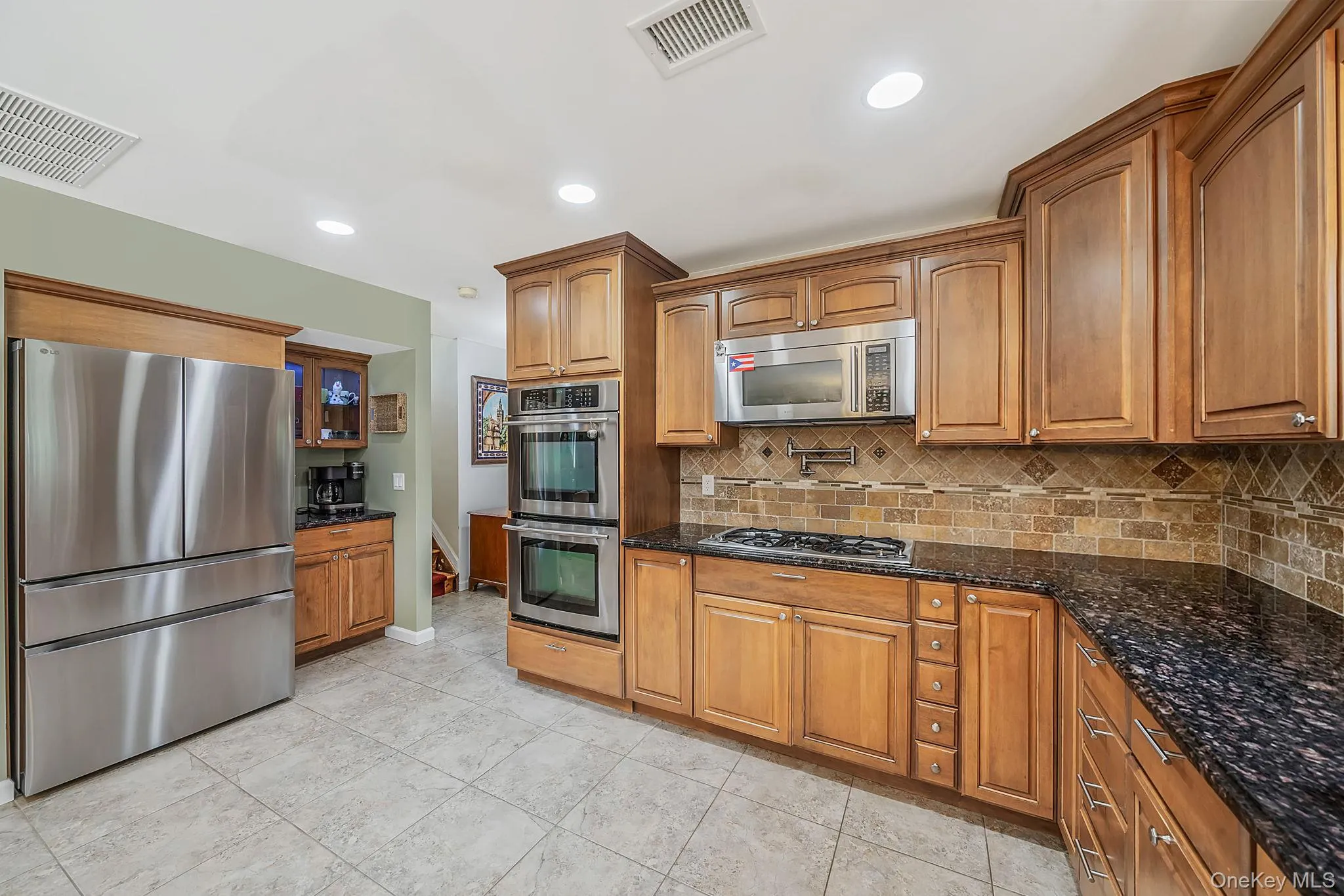 411 Robinson Avenue, Brookhaven, NY, 4 Bedrooms Bedrooms, 9 Rooms Rooms,3 BathroomsBathrooms,Residential,For Rent,Robinson,0,1032055 411 Robinson Avenue, Brookhaven, NY, 4 Bedrooms Bedrooms, 9 Rooms Rooms,3 BathroomsBathrooms,Residential,For Rent,Robinson,0,1032055