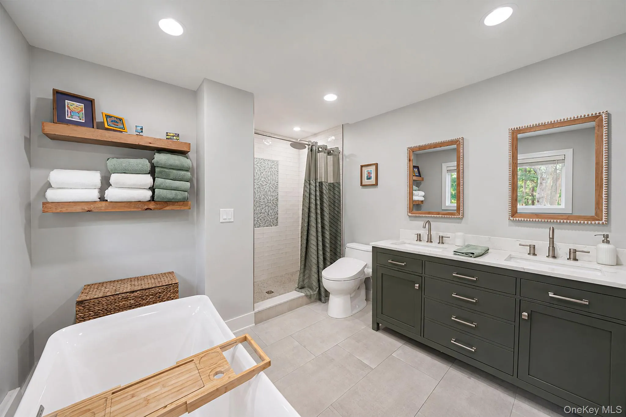 411 Robinson Avenue, Brookhaven, NY, 4 Bedrooms Bedrooms, 9 Rooms Rooms,3 BathroomsBathrooms,Residential,For Rent,Robinson,0,1032055 411 Robinson Avenue, Brookhaven, NY, 4 Bedrooms Bedrooms, 9 Rooms Rooms,3 BathroomsBathrooms,Residential,For Rent,Robinson,0,1032055