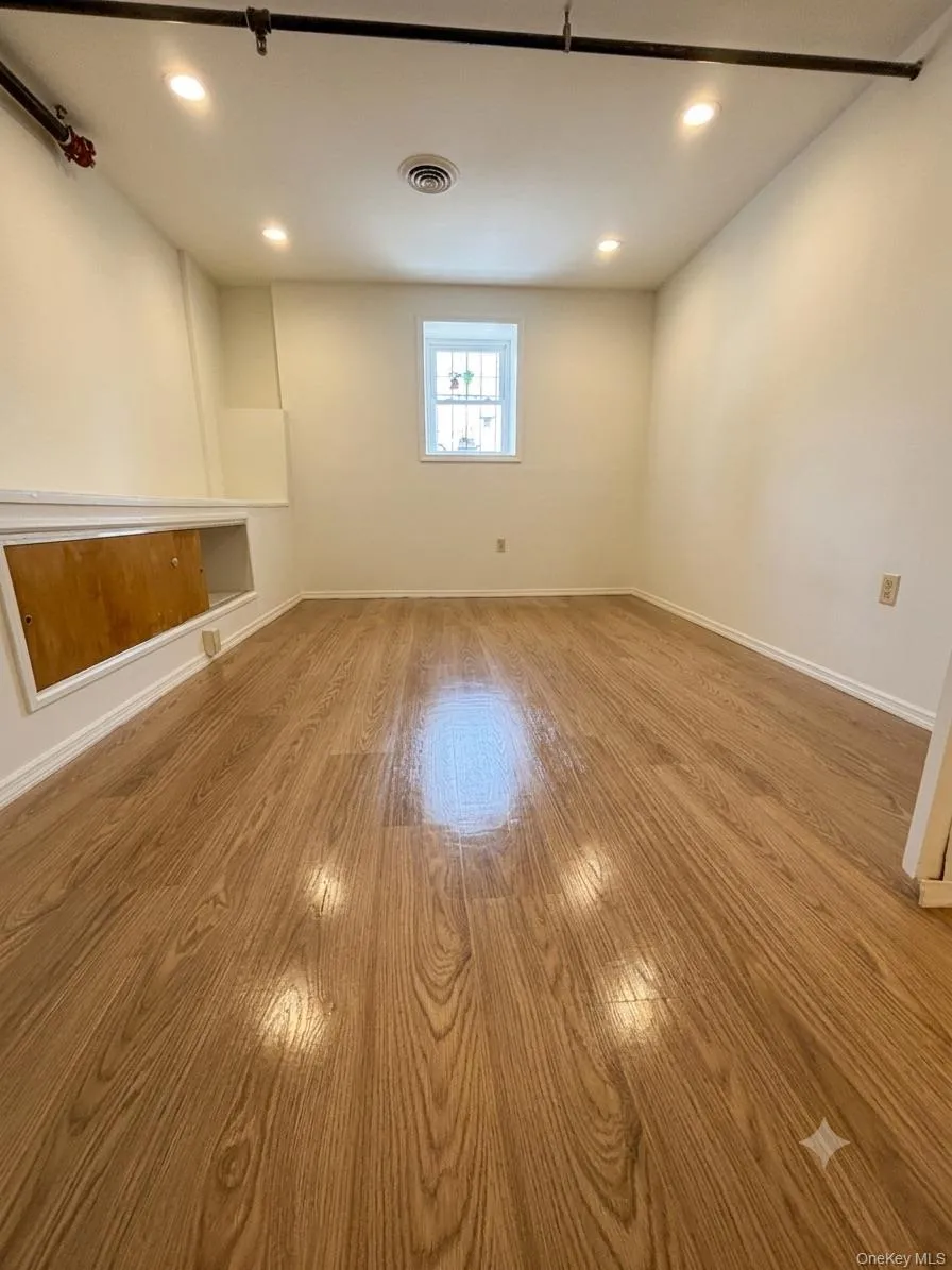 313 Main Street, Poughkeepsie, NY, 4 Bedrooms Bedrooms, 8 Rooms Rooms,2 BathroomsBathrooms,Residential Lease,For Rent,Main,0,1032065 313 Main Street, Poughkeepsie, NY, 4 Bedrooms Bedrooms, 8 Rooms Rooms,2 BathroomsBathrooms,Residential Lease,For Rent,Main,0,1032065