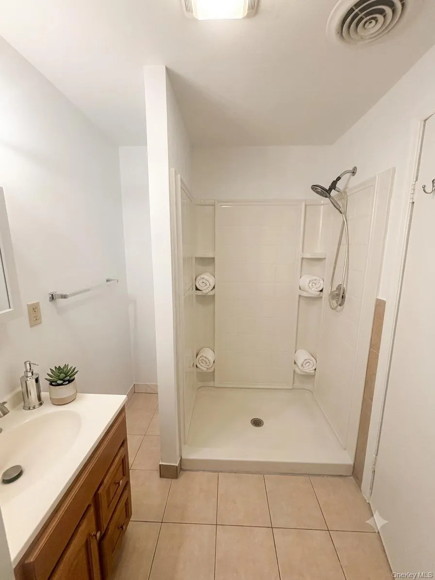 313 Main Street, Poughkeepsie, NY, 4 Bedrooms Bedrooms, 8 Rooms Rooms,2 BathroomsBathrooms,Residential Lease,For Rent,Main,0,1032065 313 Main Street, Poughkeepsie, NY, 4 Bedrooms Bedrooms, 8 Rooms Rooms,2 BathroomsBathrooms,Residential Lease,For Rent,Main,0,1032065