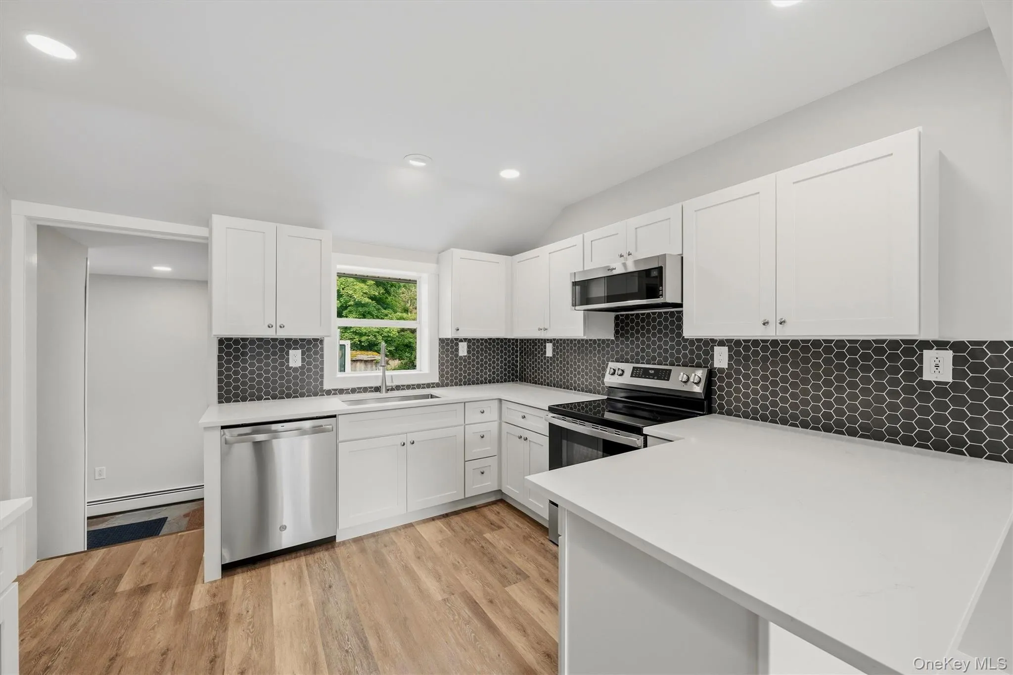 12 Dickerson Place, Warwick (town), NY, 3 Bedrooms Bedrooms, 7 Rooms Rooms,1 BathroomBathrooms,Residential Lease,For Rent,Dickerson,0,1032068 12 Dickerson Place, Warwick (town), NY, 3 Bedrooms Bedrooms, 7 Rooms Rooms,1 BathroomBathrooms,Residential Lease,For Rent,Dickerson,0,1032068