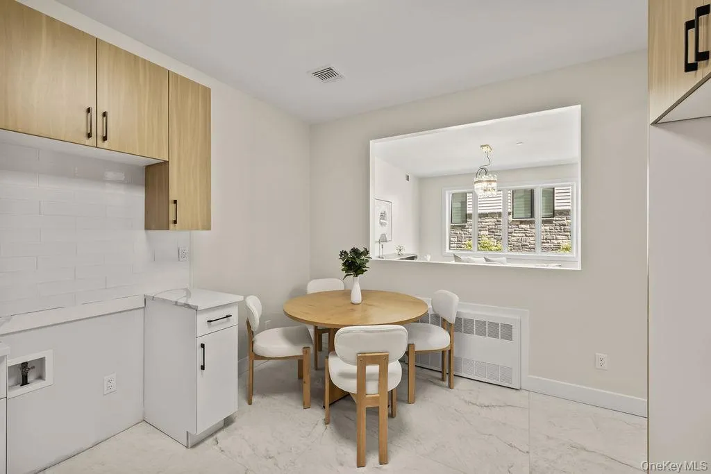 17 Lazer Court, Ramapo, NY, 3 Bedrooms Bedrooms, 5 Rooms Rooms,1 BathroomBathrooms,Residential,For Rent,Lazer,0,1032082 17 Lazer Court, Ramapo, NY, 3 Bedrooms Bedrooms, 5 Rooms Rooms,1 BathroomBathrooms,Residential,For Rent,Lazer,0,1032082