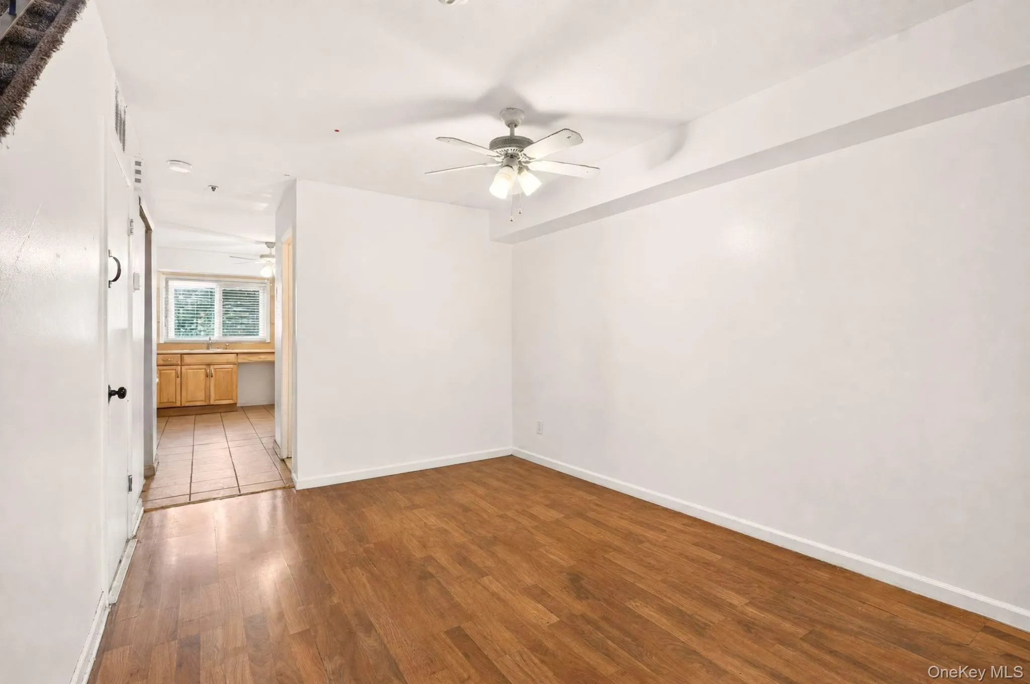 29 Tappen Court, New York, NY, 3 Bedrooms Bedrooms, 5 Rooms Rooms,1 BathroomBathrooms,Residential,For Rent,Tappen,0,1032085 29 Tappen Court, New York, NY, 3 Bedrooms Bedrooms, 5 Rooms Rooms,1 BathroomBathrooms,Residential,For Rent,Tappen,0,1032085