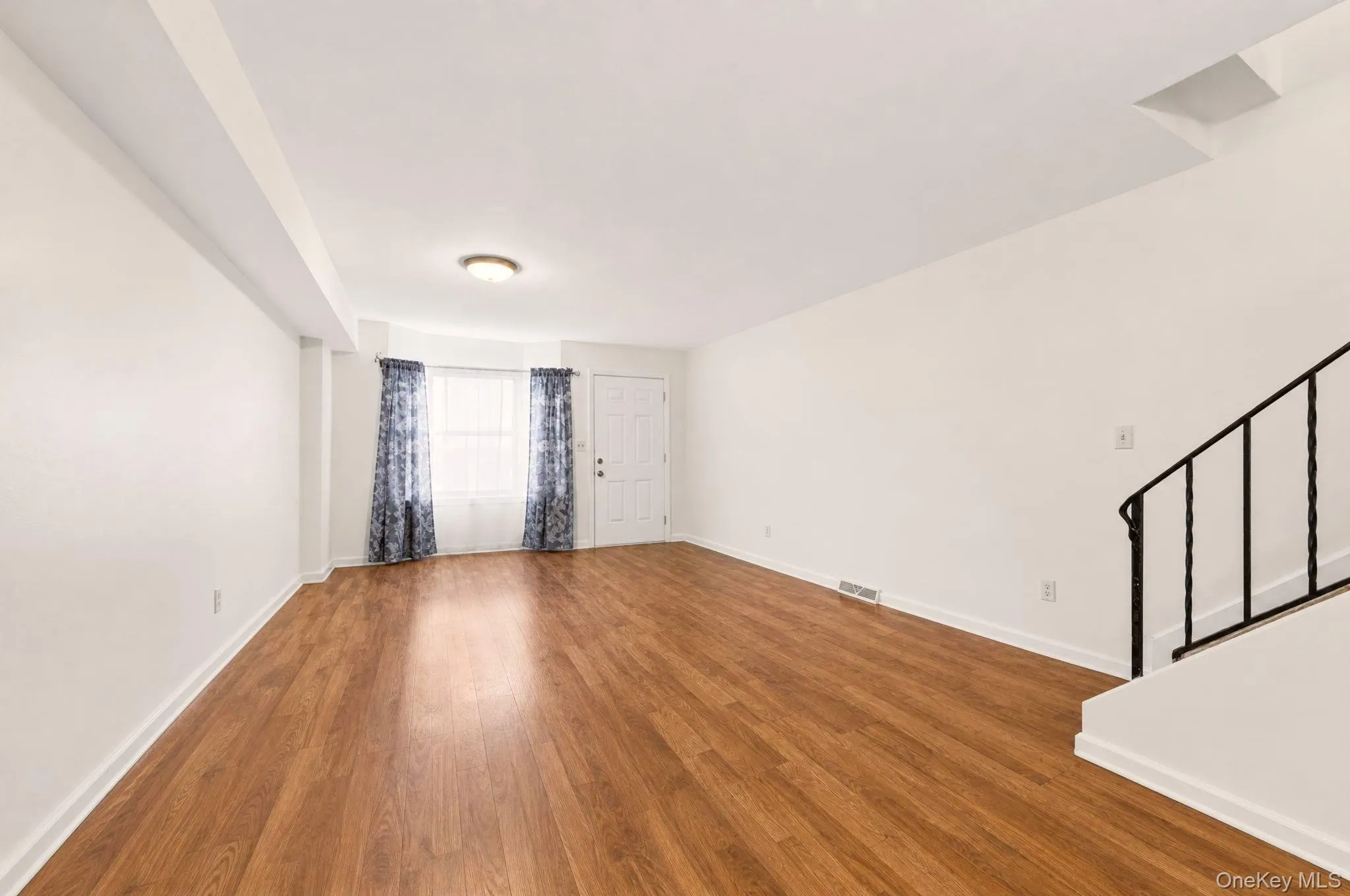 29 Tappen Court, New York, NY, 3 Bedrooms Bedrooms, 5 Rooms Rooms,1 BathroomBathrooms,Residential,For Rent,Tappen,0,1032085 29 Tappen Court, New York, NY, 3 Bedrooms Bedrooms, 5 Rooms Rooms,1 BathroomBathrooms,Residential,For Rent,Tappen,0,1032085