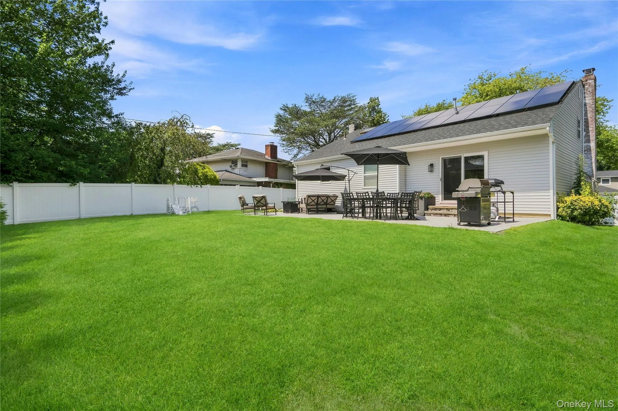 14 Elder Drive, Smithtown, NY, 3 Bedrooms Bedrooms, 7 Rooms Rooms,2 BathroomsBathrooms,Residential,For Rent,Elder,0,1032087 14 Elder Drive, Smithtown, NY, 3 Bedrooms Bedrooms, 7 Rooms Rooms,2 BathroomsBathrooms,Residential,For Rent,Elder,0,1032087