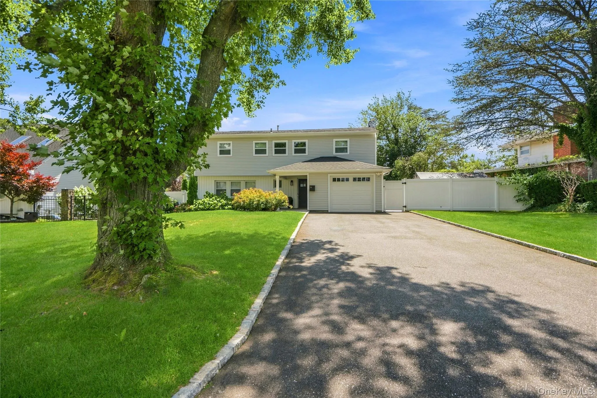 14 Elder Drive, Smithtown, NY, 3 Bedrooms Bedrooms, 7 Rooms Rooms,2 BathroomsBathrooms,Residential,For Rent,Elder,0,1032087 14 Elder Drive, Smithtown, NY, 3 Bedrooms Bedrooms, 7 Rooms Rooms,2 BathroomsBathrooms,Residential,For Rent,Elder,0,1032087