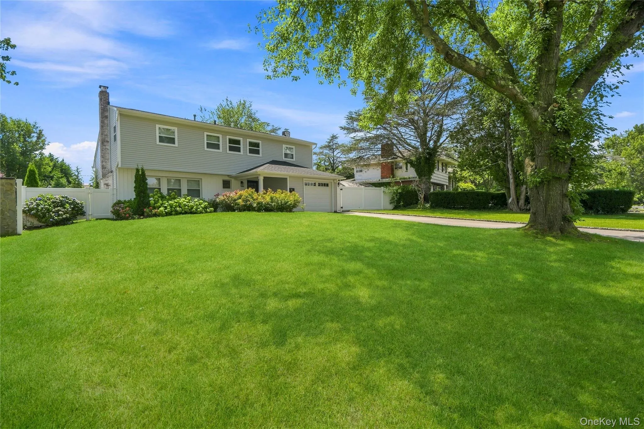 14 Elder Drive, Smithtown, NY, 3 Bedrooms Bedrooms, 7 Rooms Rooms,2 BathroomsBathrooms,Residential,For Rent,Elder,0,1032087 14 Elder Drive, Smithtown, NY, 3 Bedrooms Bedrooms, 7 Rooms Rooms,2 BathroomsBathrooms,Residential,For Rent,Elder,0,1032087