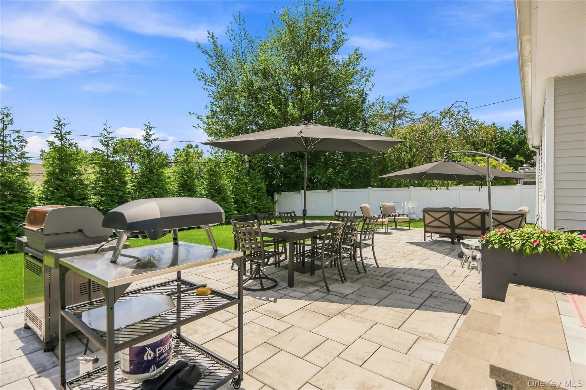 14 Elder Drive, Smithtown, NY, 3 Bedrooms Bedrooms, 7 Rooms Rooms,2 BathroomsBathrooms,Residential,For Rent,Elder,0,1032087 14 Elder Drive, Smithtown, NY, 3 Bedrooms Bedrooms, 7 Rooms Rooms,2 BathroomsBathrooms,Residential,For Rent,Elder,0,1032087
