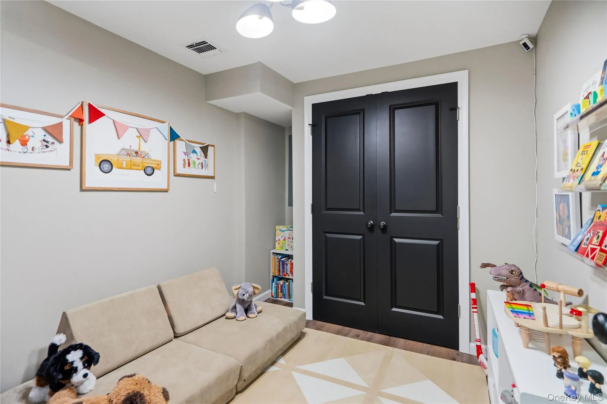 14 Elder Drive, Smithtown, NY, 3 Bedrooms Bedrooms, 7 Rooms Rooms,2 BathroomsBathrooms,Residential,For Rent,Elder,0,1032087 14 Elder Drive, Smithtown, NY, 3 Bedrooms Bedrooms, 7 Rooms Rooms,2 BathroomsBathrooms,Residential,For Rent,Elder,0,1032087